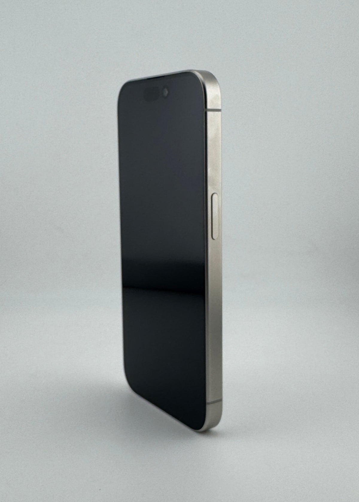 IPHONE 15 PRO / BLANCO TITANIO / 256GB
