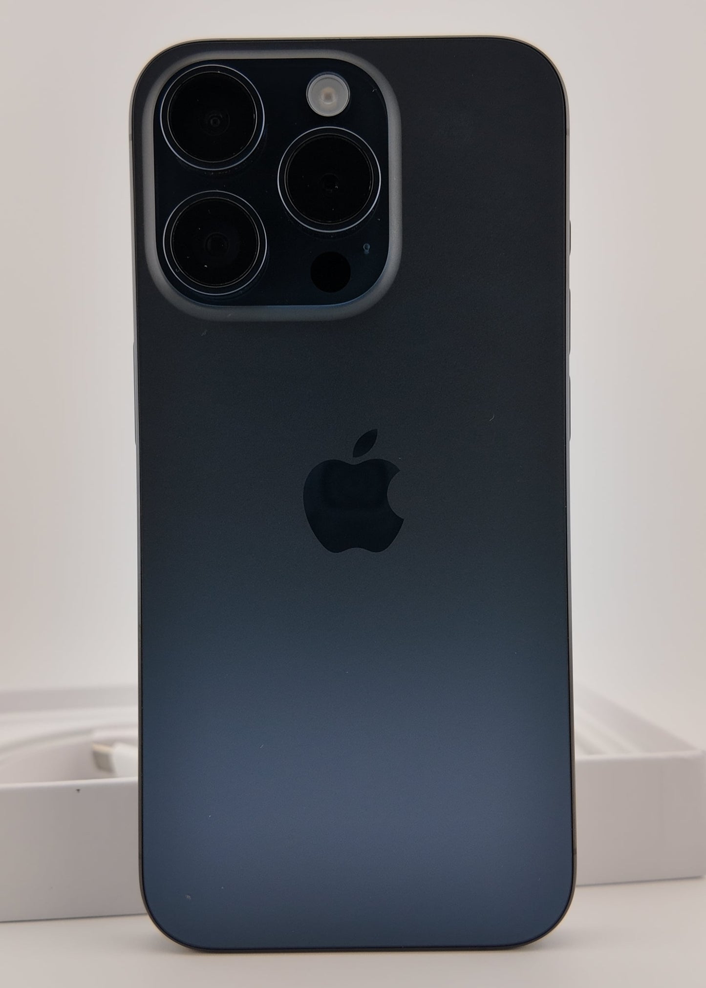 IPHONE 15 PRO / 256GB / AZUL TITANIO