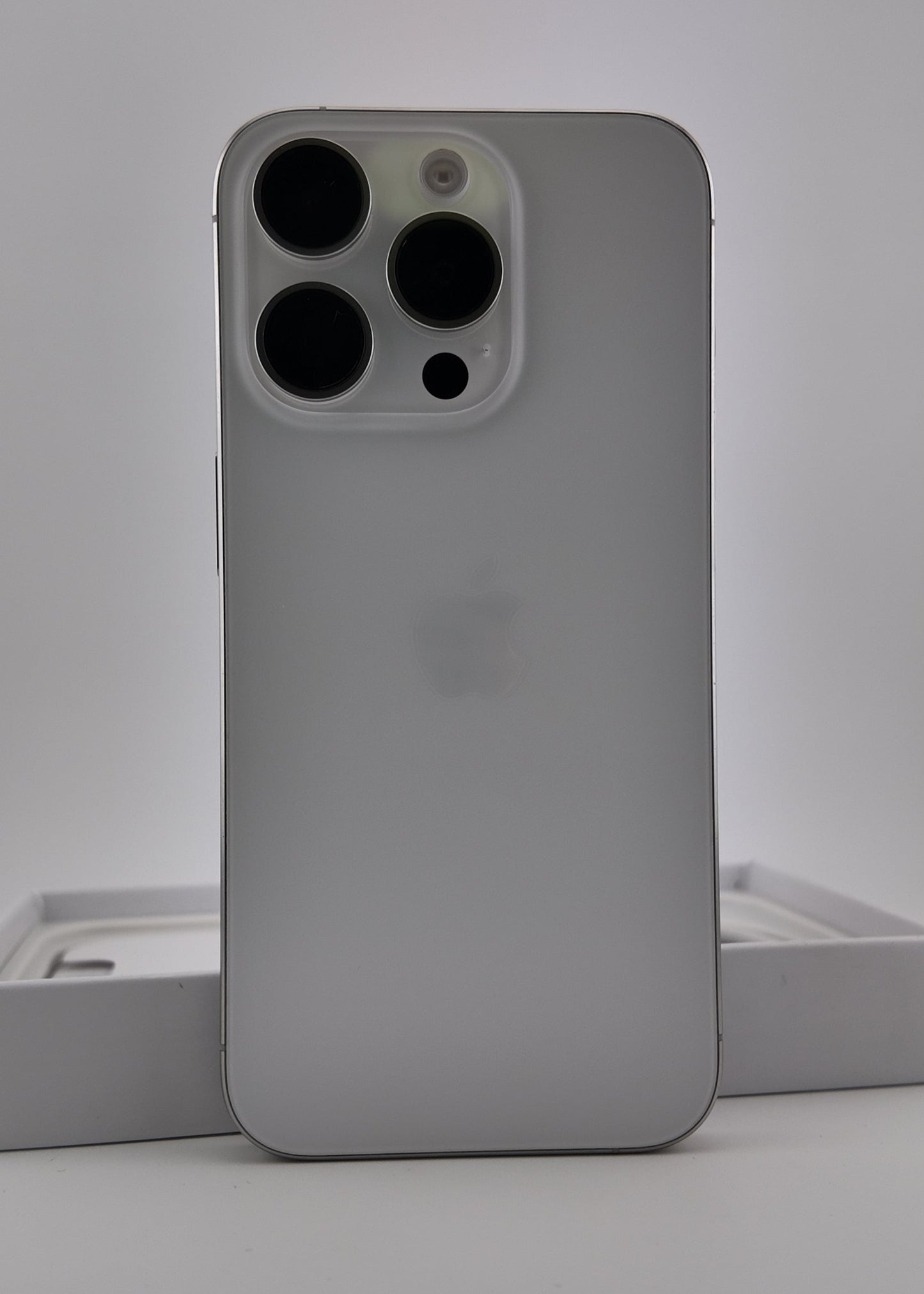 IPHONE 15 PRO / SILVER TITANIO / 256GB