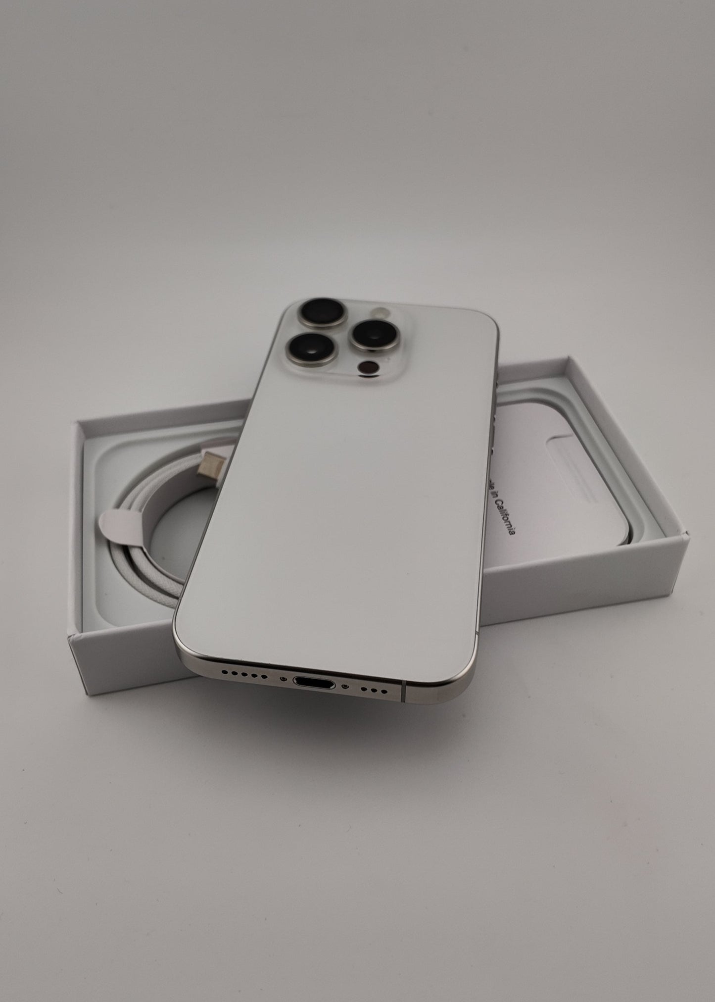 IPHONE 15 PRO / BLANCO TITANIO / 128GB