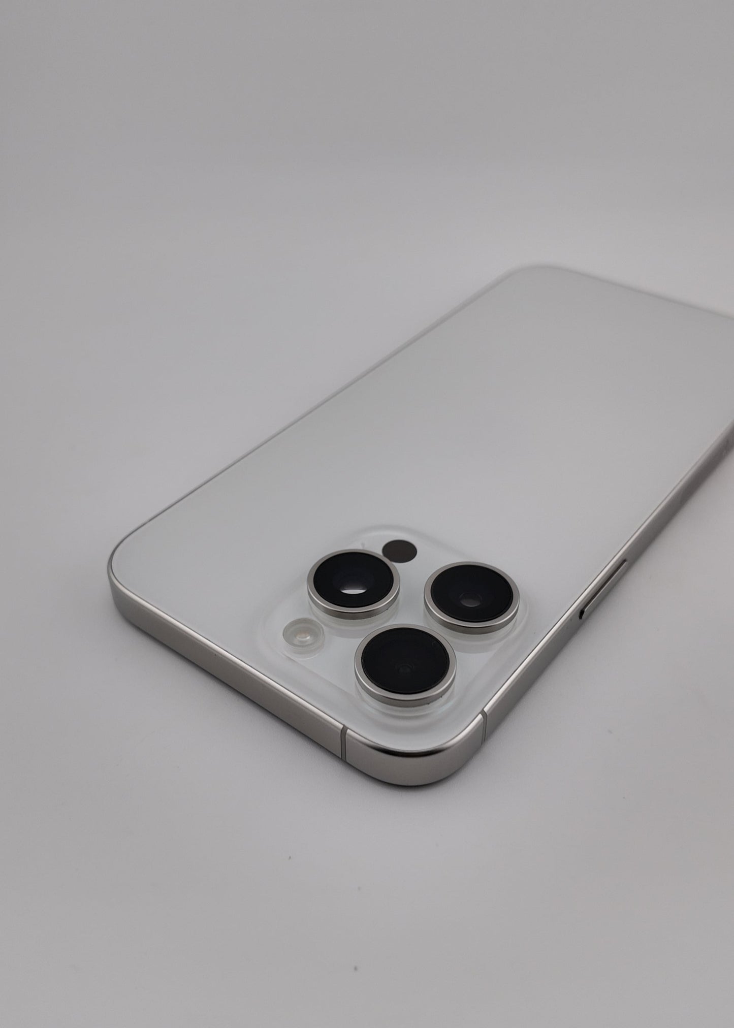 IPHONE 15 PRO MAX / SILVER TITANIO / 256GB