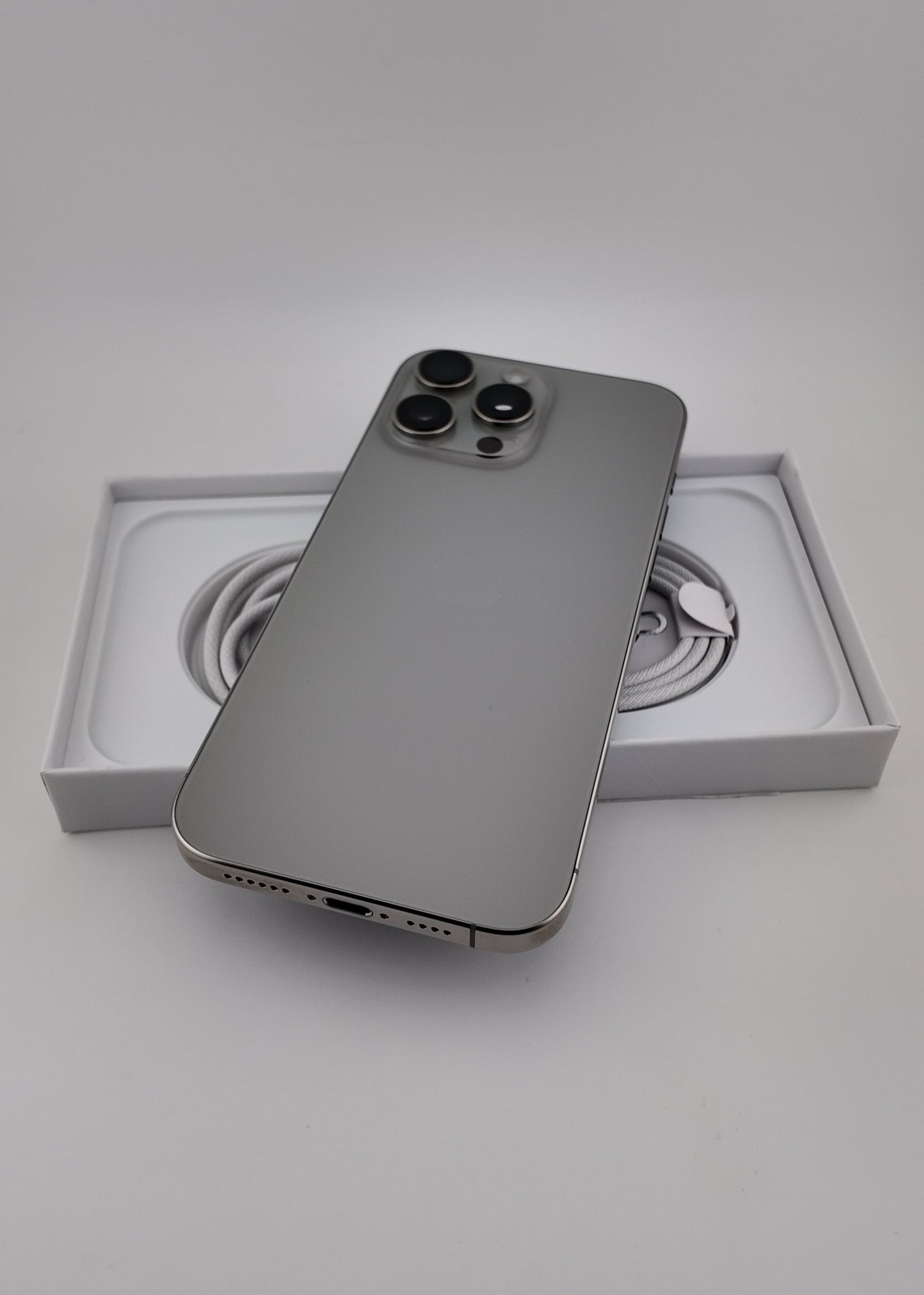 IPHONE 16 PRO MAX / NATURAL TITANIO / 256GB