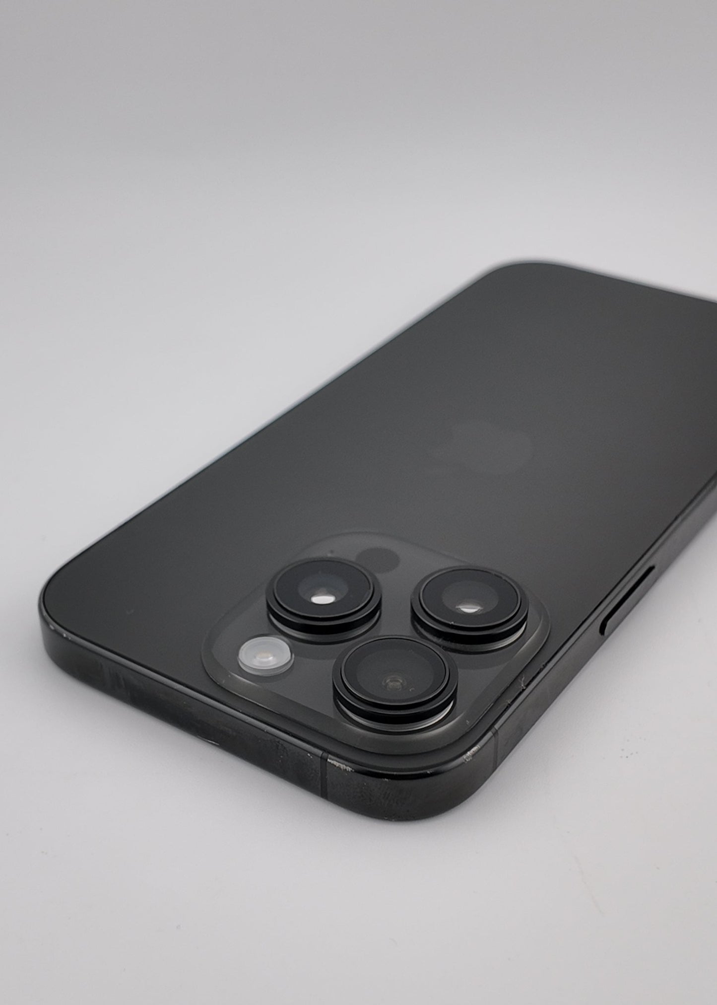 IPHONE 16 PRO / NEGRO TITANIO / 128GB