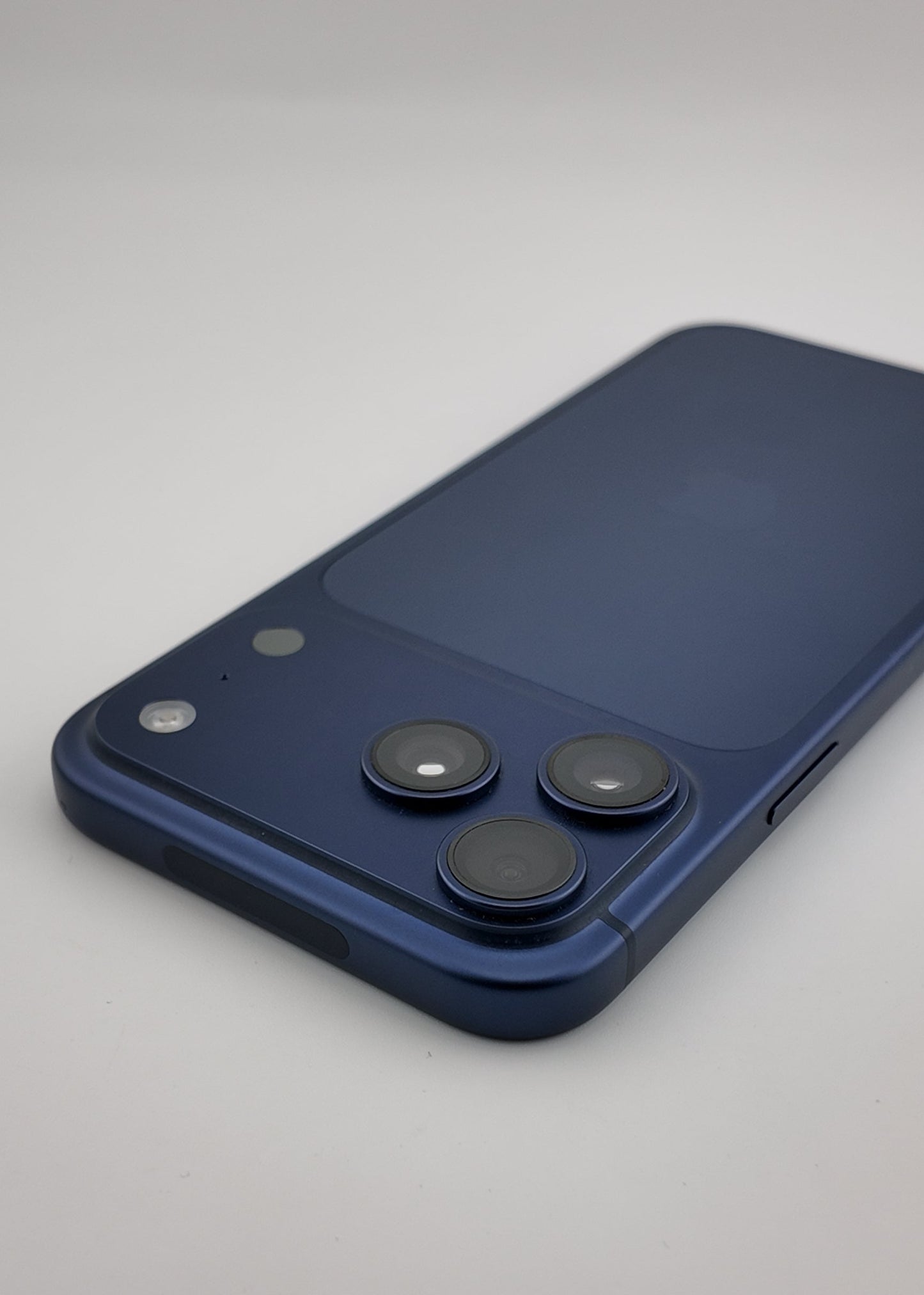 IPHONE 17  PRO MAX / AZUL INTENSO / 256GB
