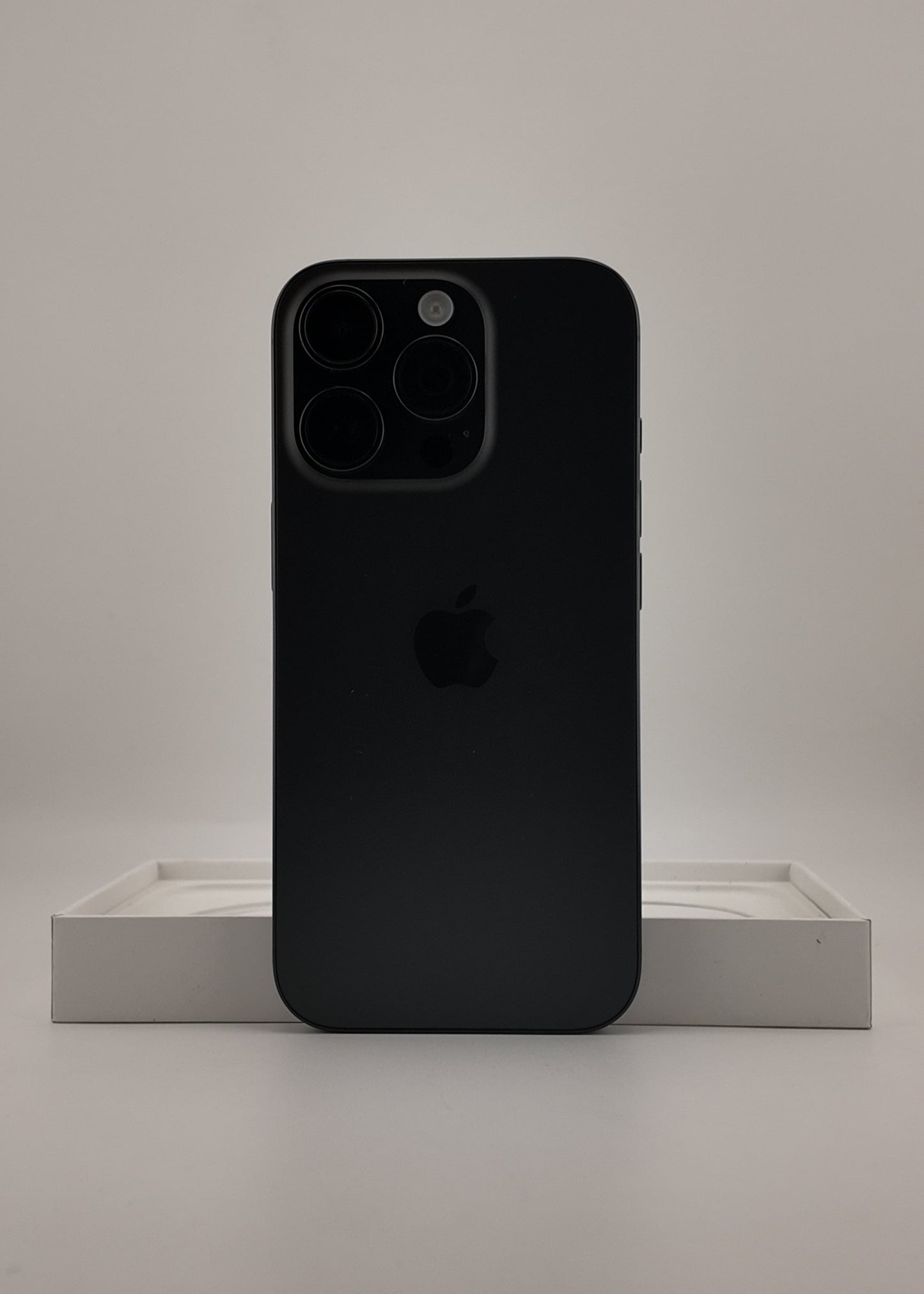 IPHONE 16 PRO / NEGRO TITANIO / 128GB