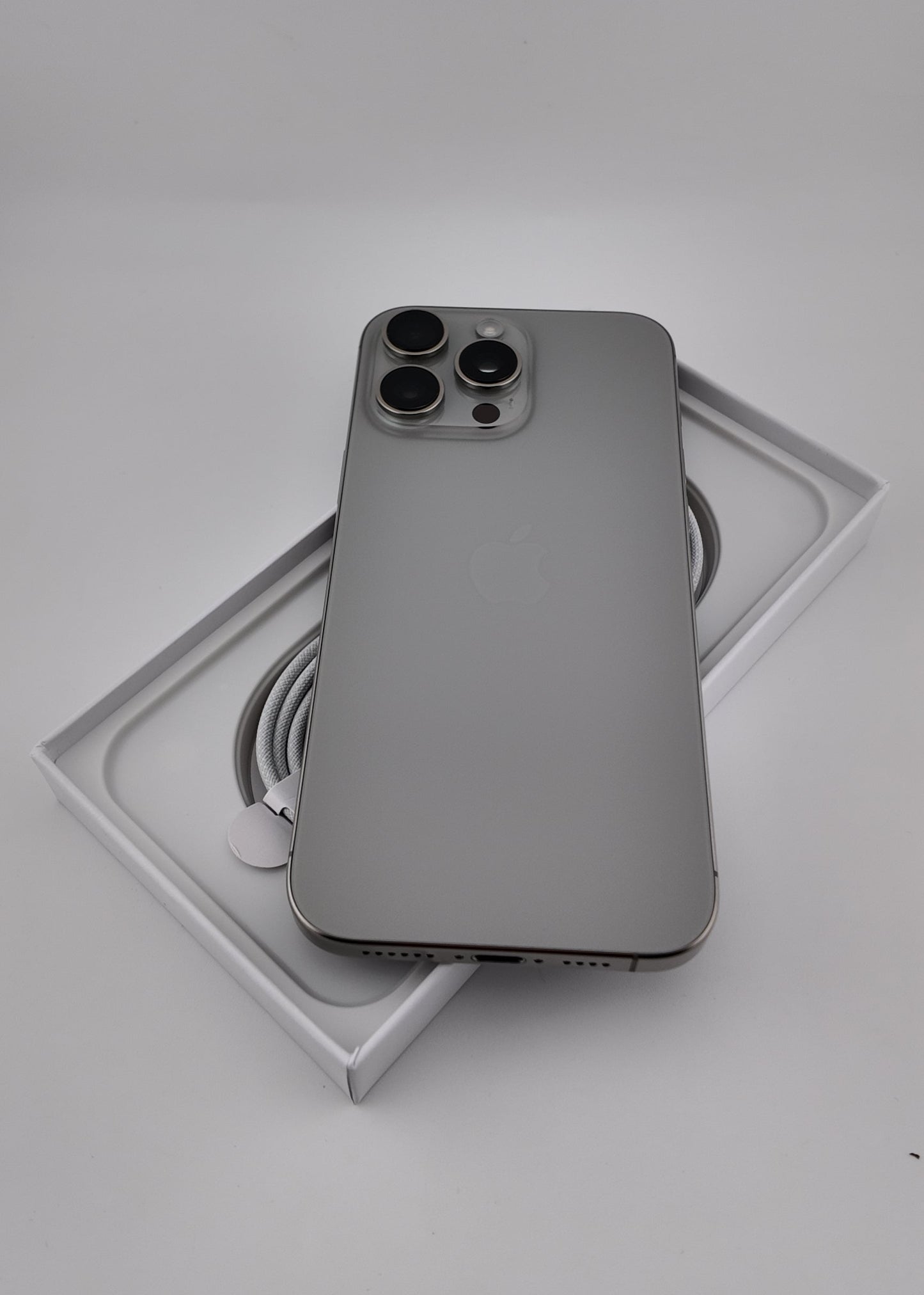 IPHONE 16 PRO MAX / NATURAL TITANIO / 256GB