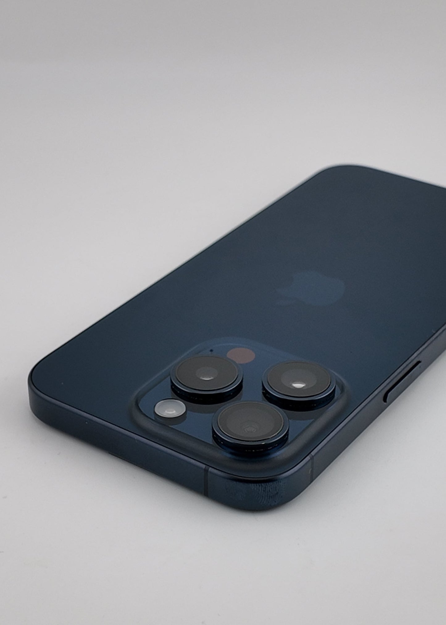 IPHONE 15 PRO / AZUL TITANIO / 256GB