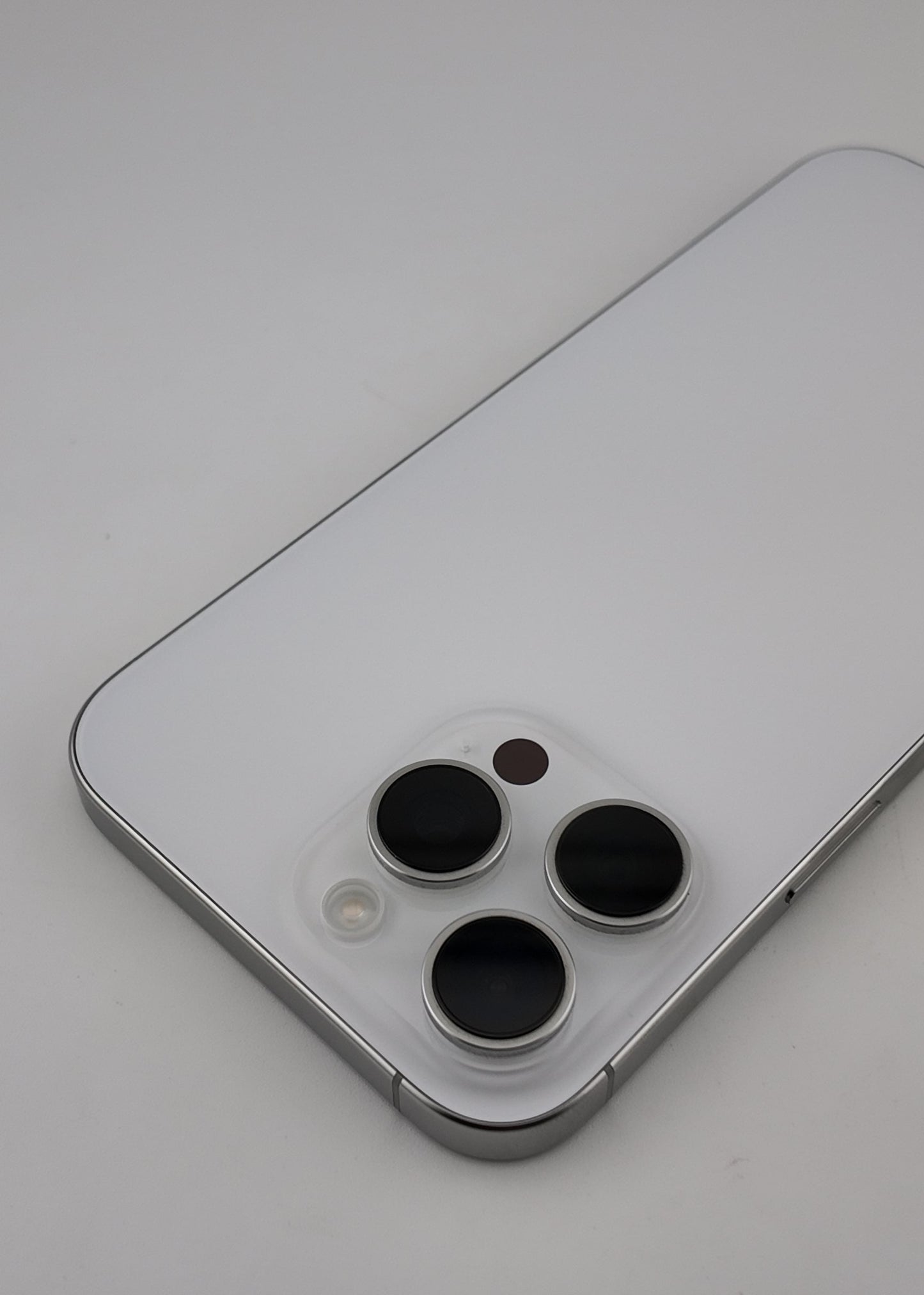 IPHONE 16 PRO MAX / BLANCO TITANIO / 256GB