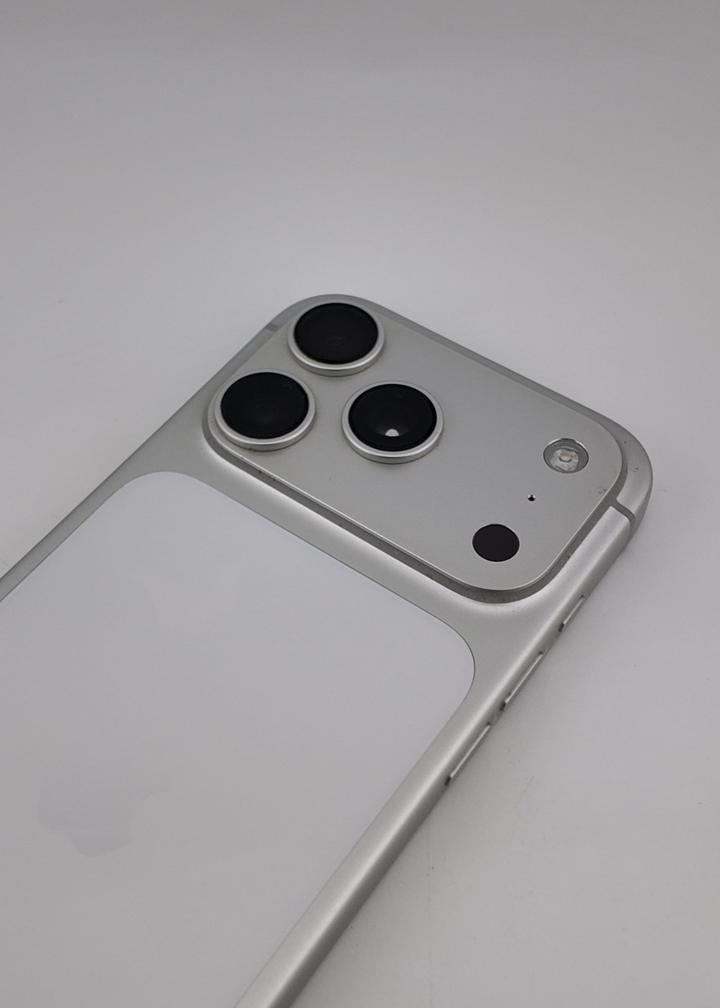 IPHONE 17 PRO / PLATA / 256GB