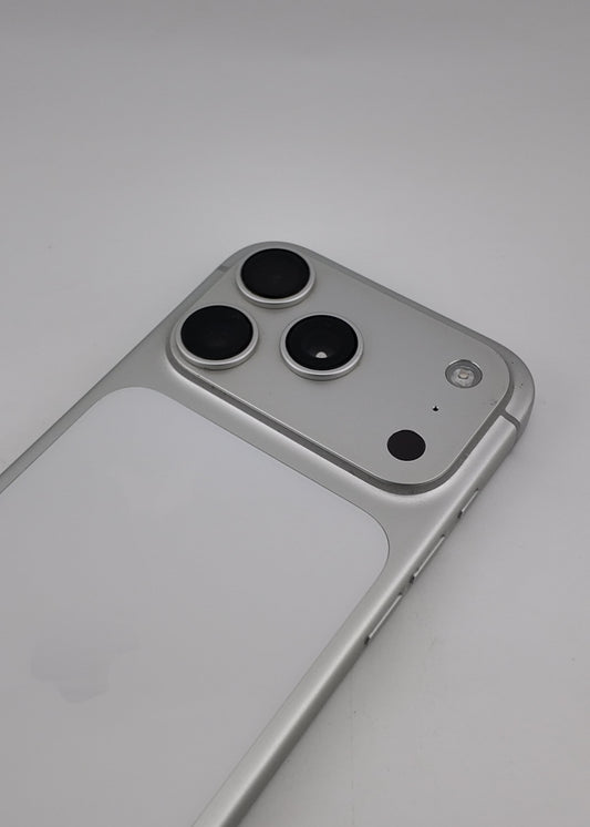 IPHONE 17 PRO / PLATA / 256GB