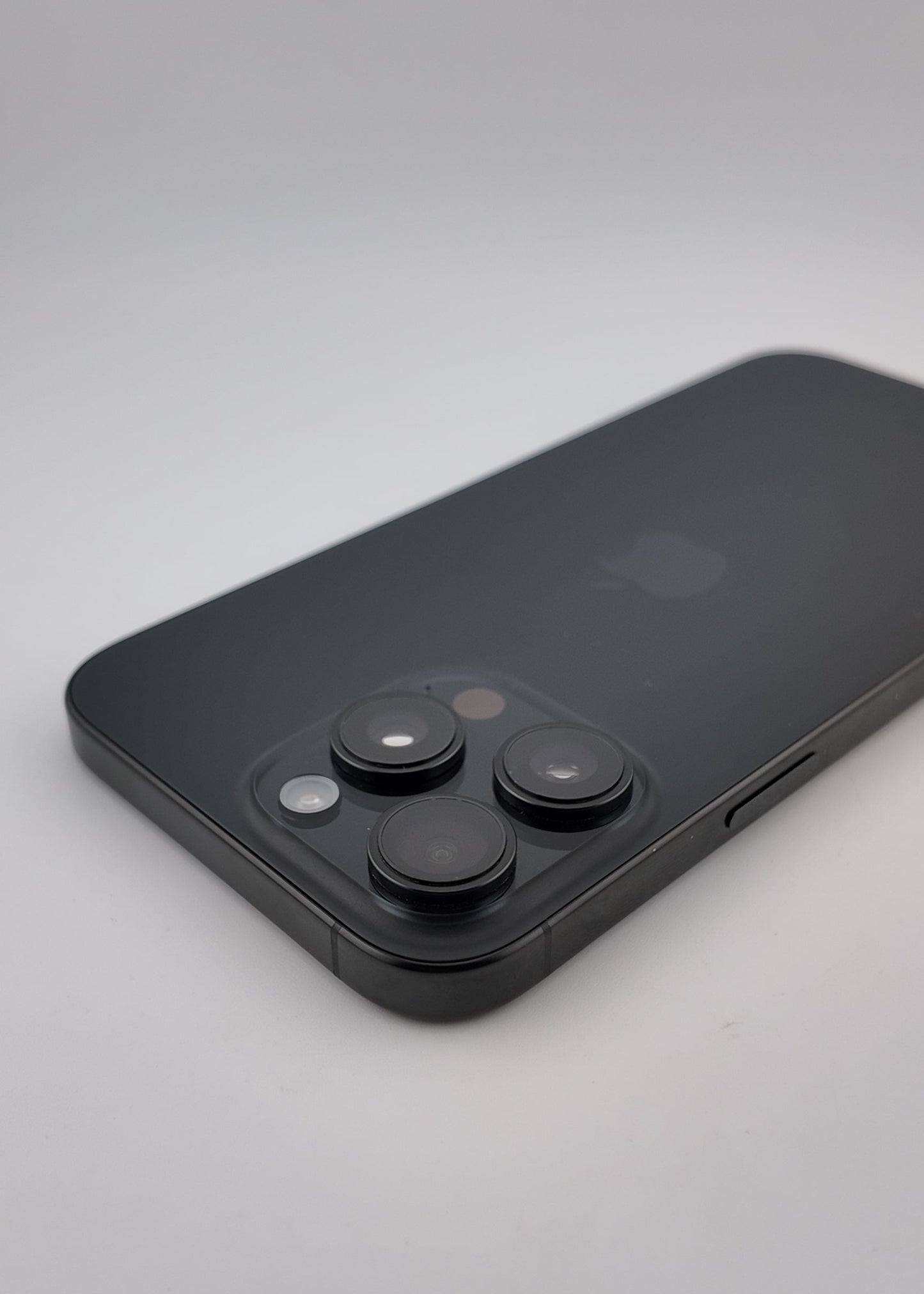 IPHONE 16 PRO MAX / NEGRO TITANIO / 256GB