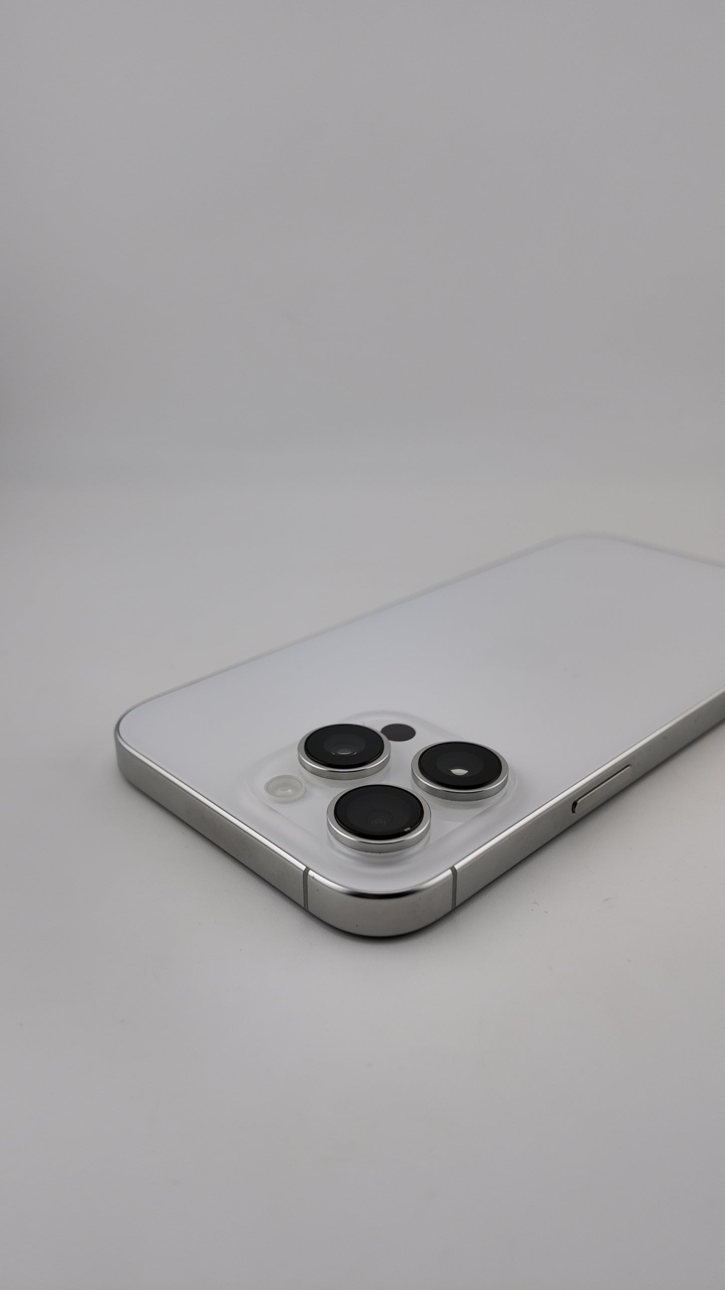 IPHONE 16 PRO MAX / BLANCO TITANIO / 256GB