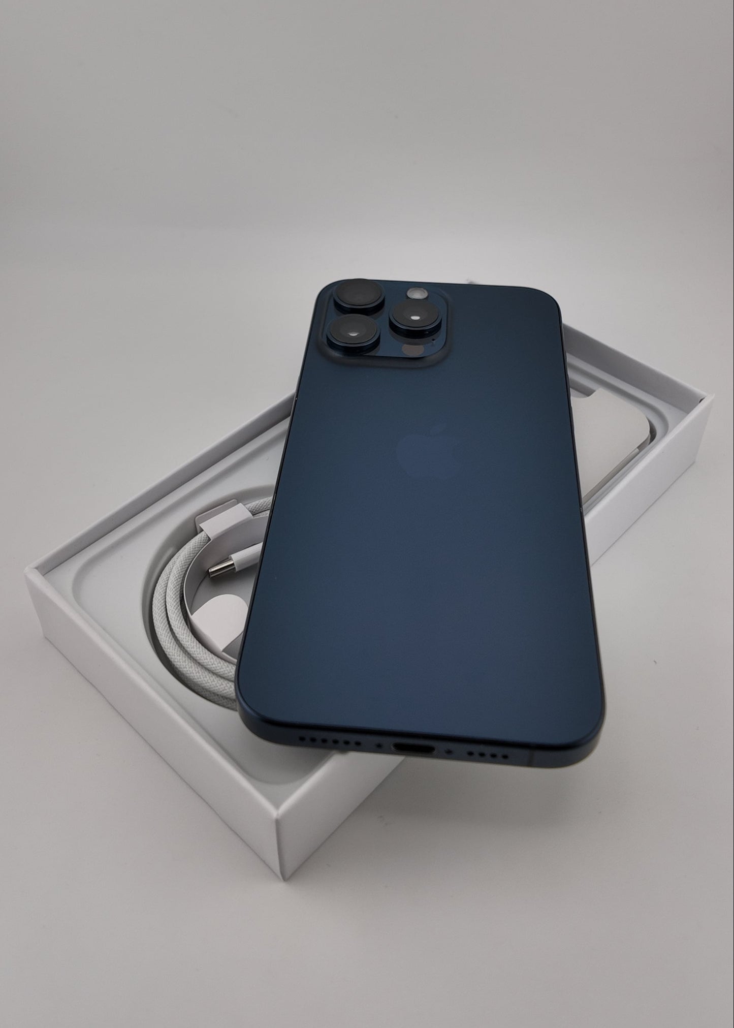 IPHONE 15 PRO MAX / AZUL TITANIO / 256GB