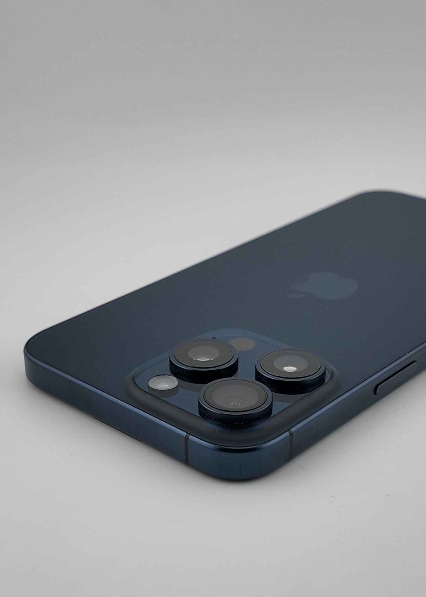 IPHONE 15 PRO MAX / AZUL TITANIO / 256GB