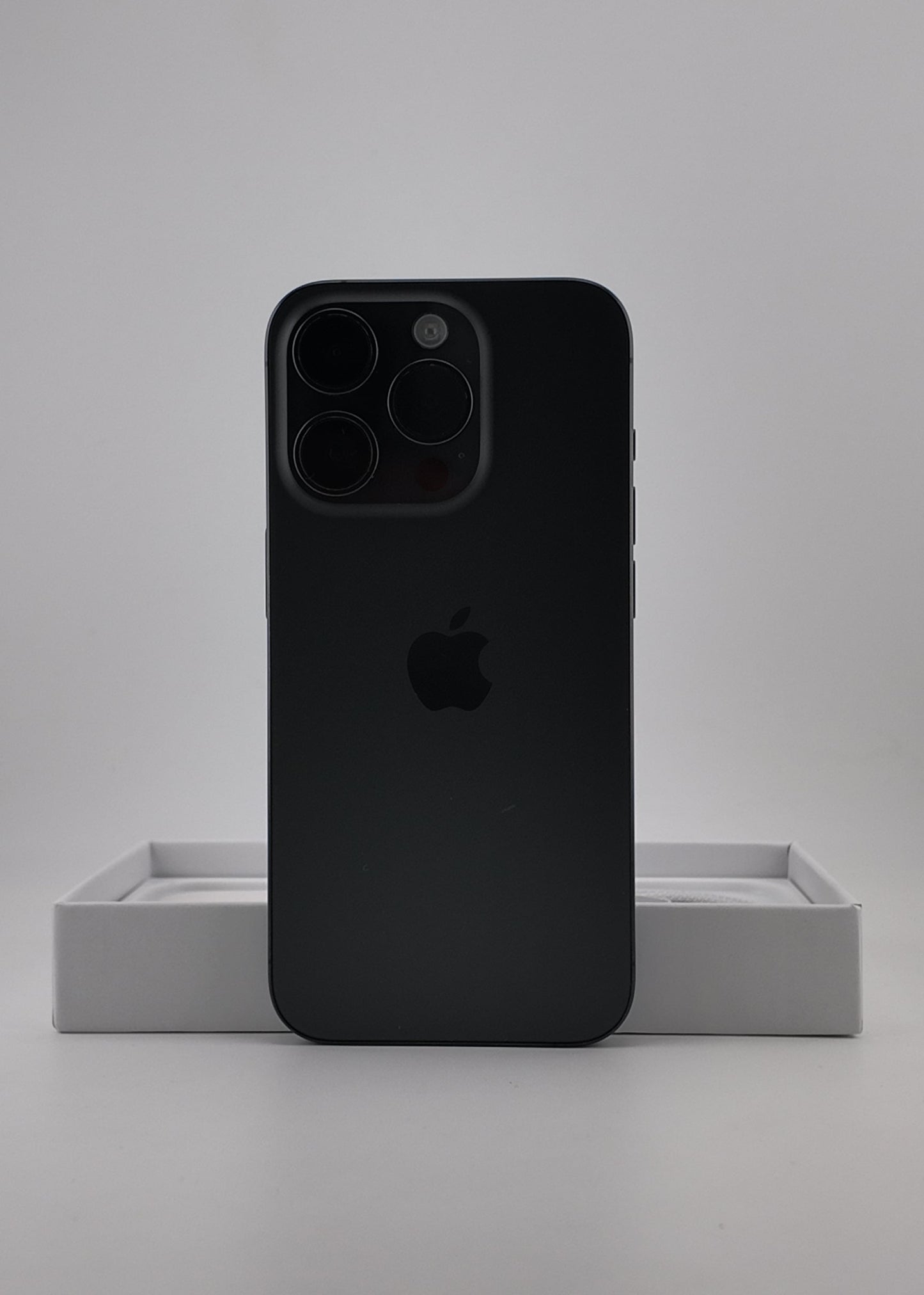 IPHONE 15 PRO / NEGRO TITANIO / 256GB