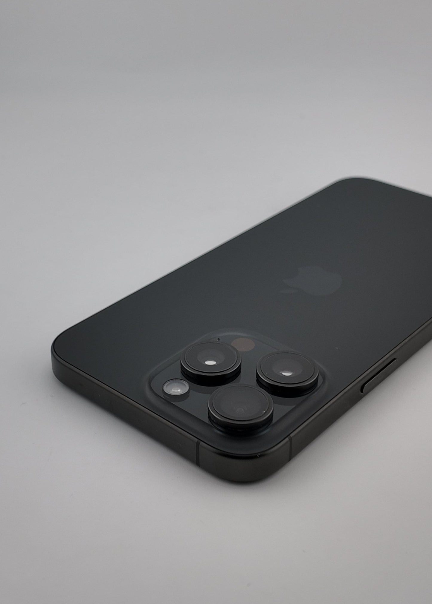 IPHONE 15 PRO MAX / NEGRO TITANIO / 256GB