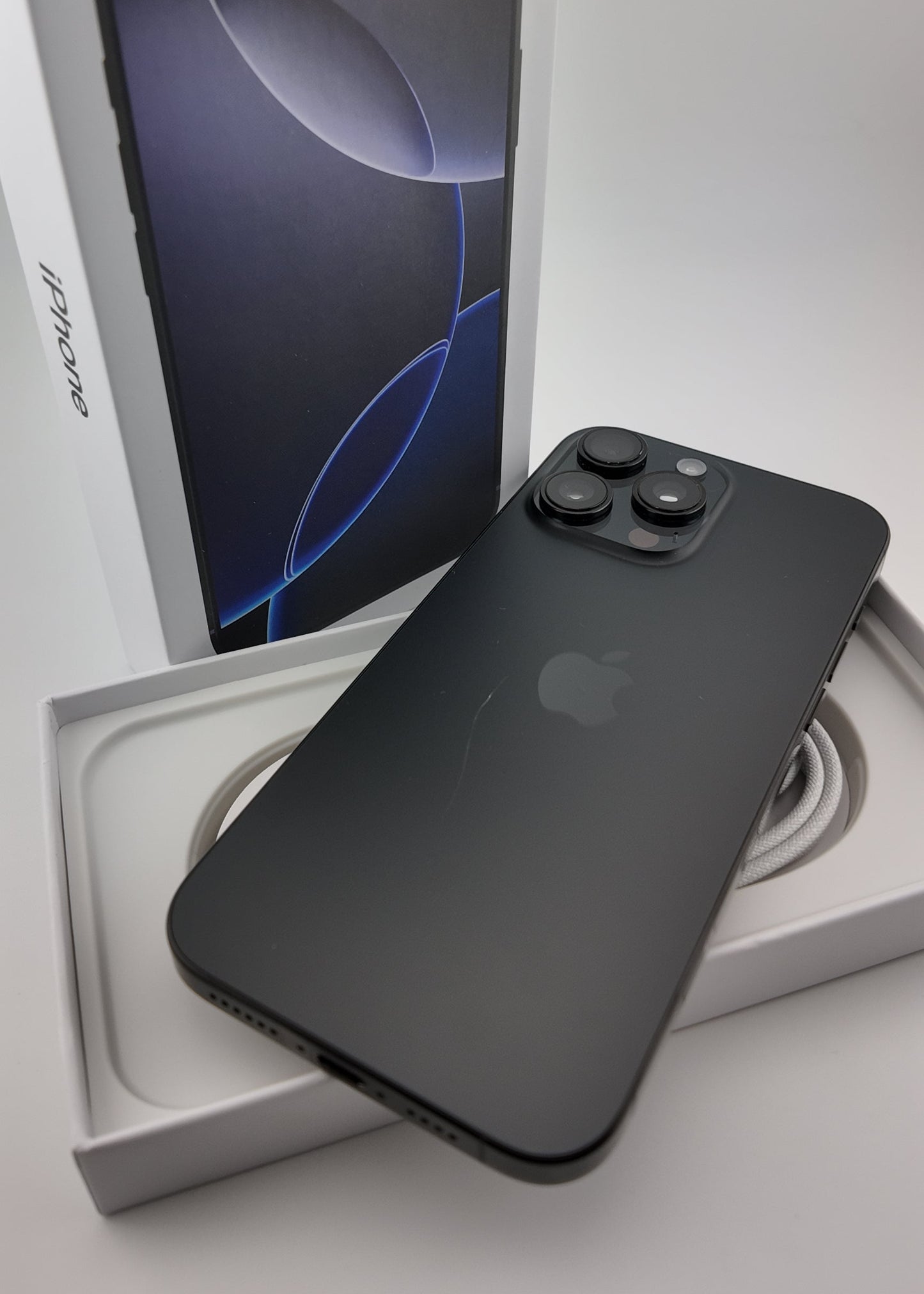 IPHONE 16 PRO MAX / NEGRO TITANIO / 256GB