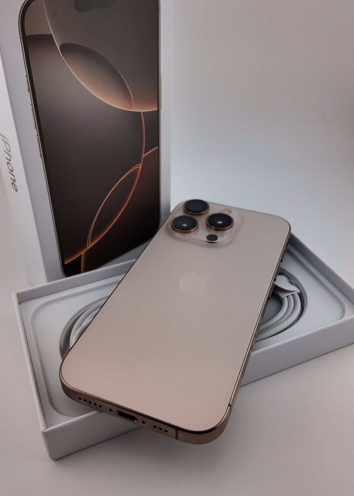 IPHONE 16 PRO / DESIERTO TITANIO / 128GB