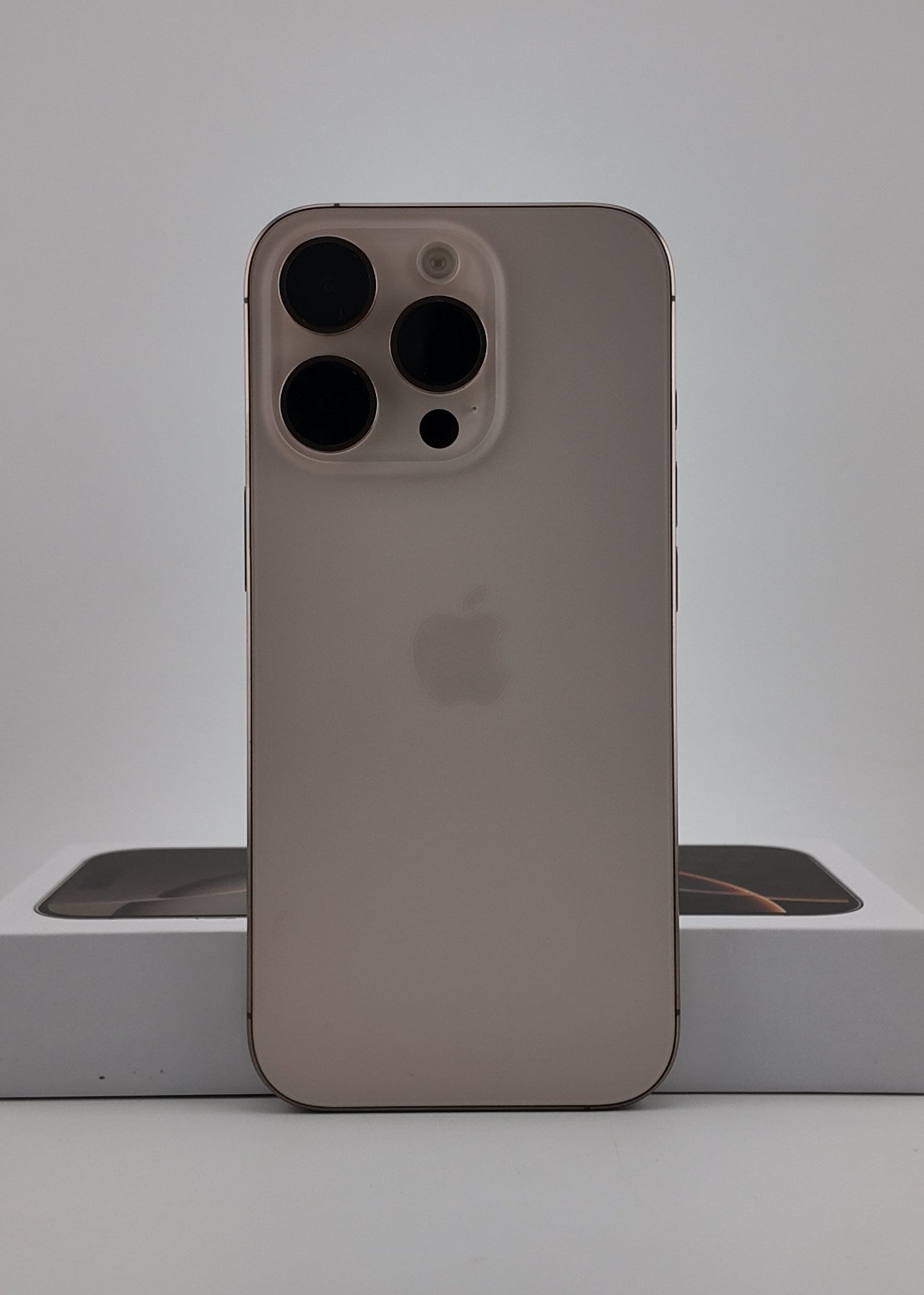 IPHONE 16 PRO / DESIERTO TITANIO / 128GB