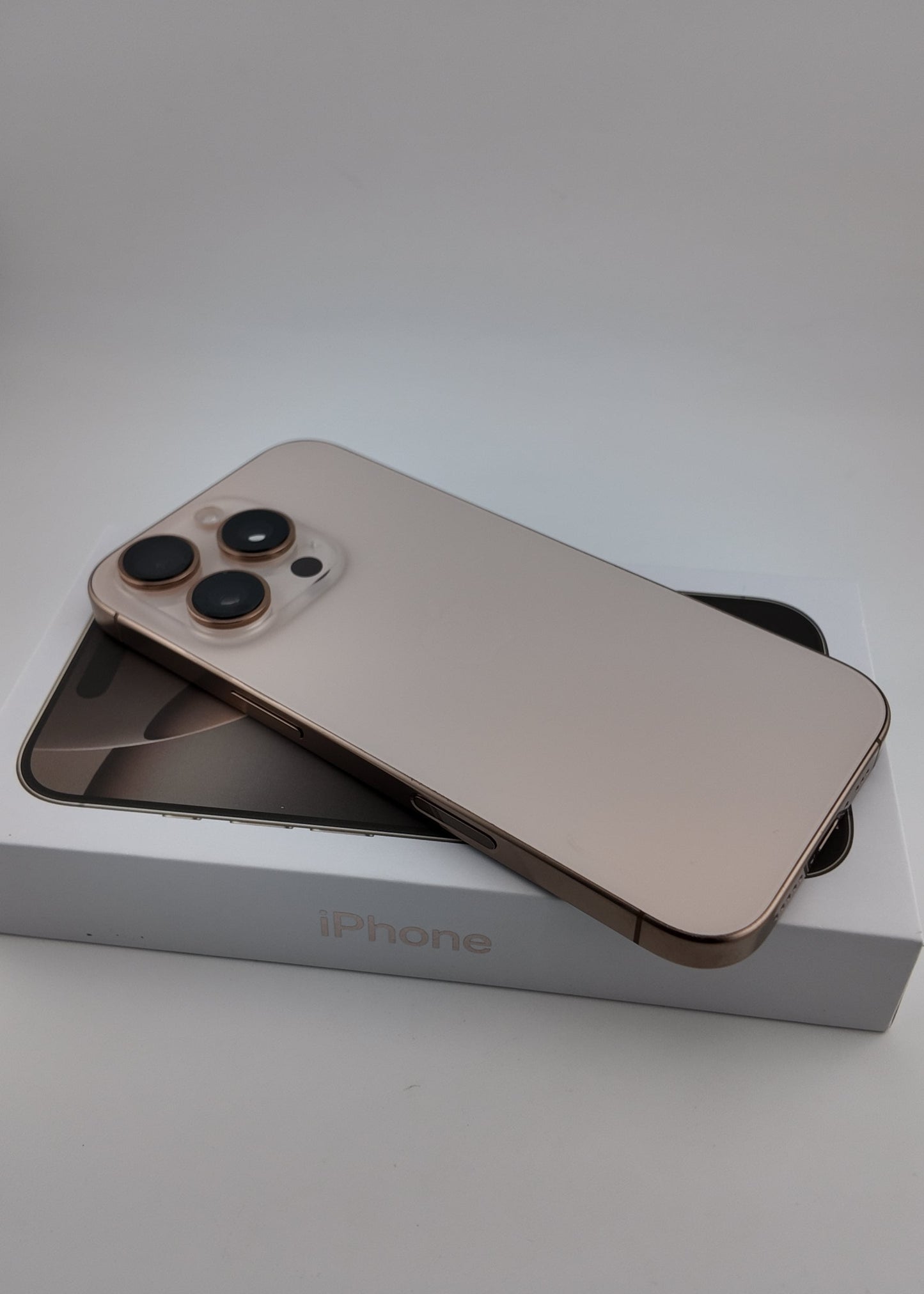 IPHONE 16 PRO / DESIERTO TITANIO / 128GB