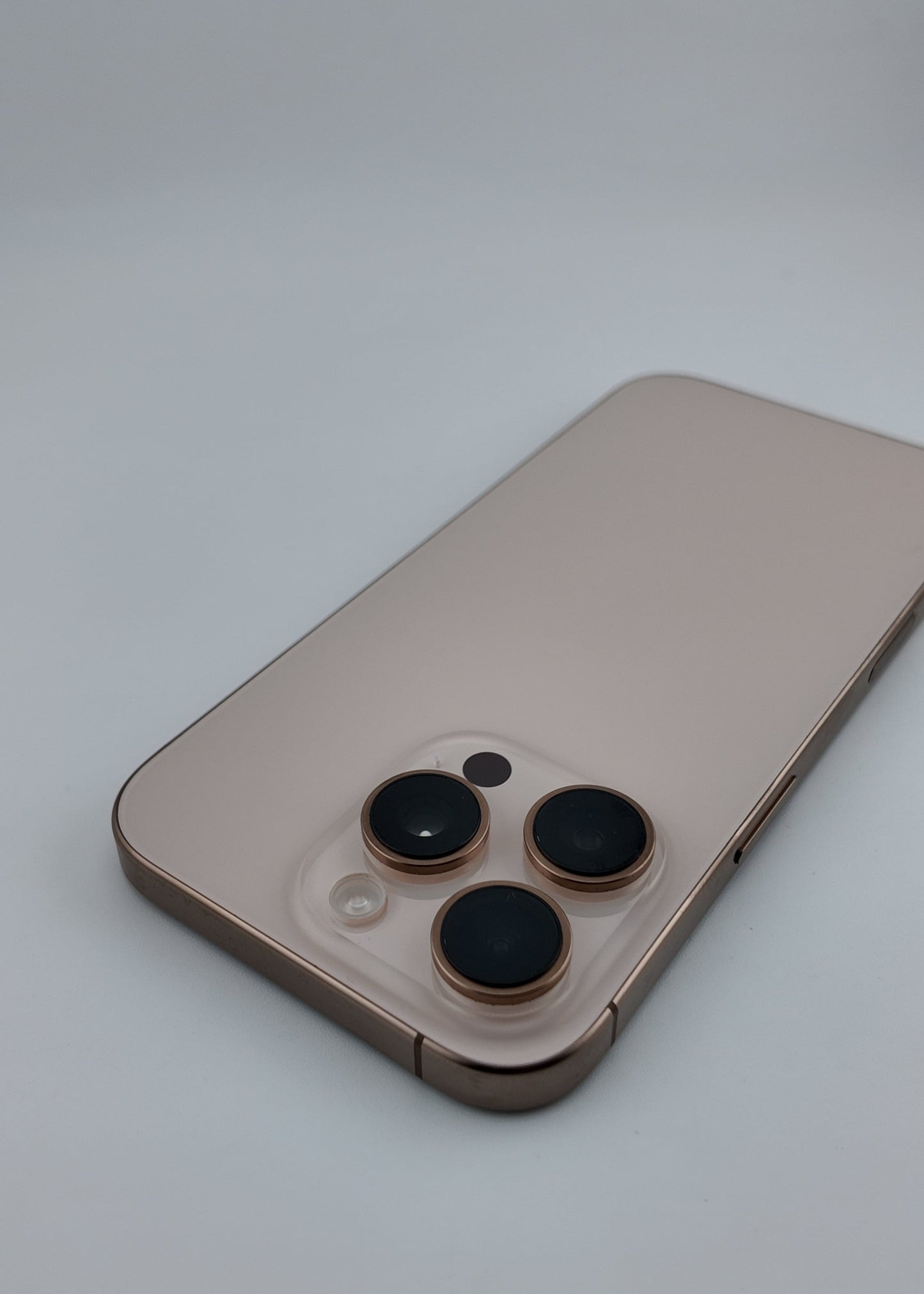 IPHONE 16 PRO / DESIERTO TITANIO / 128GB