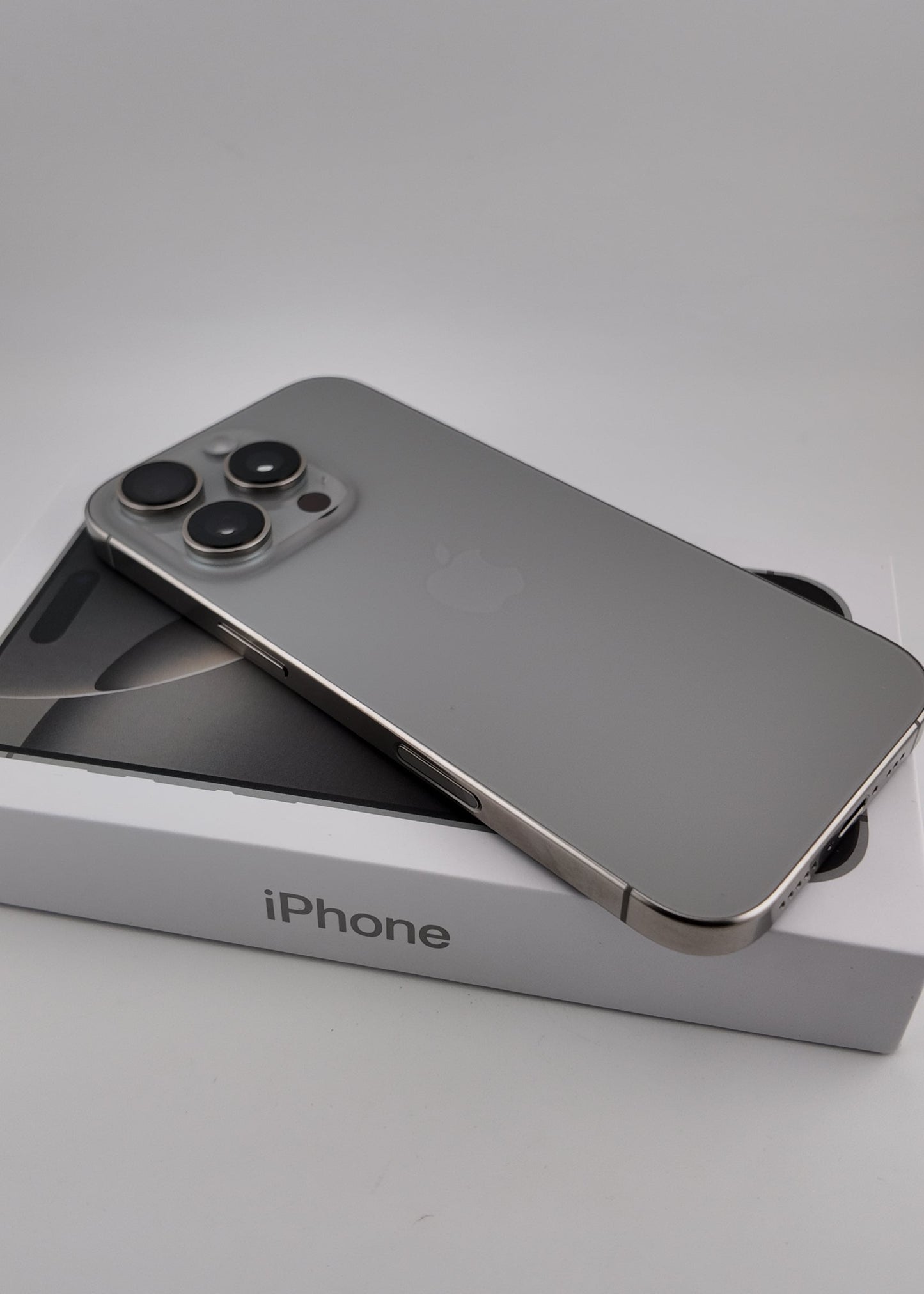 IPHONE 16 PRO / NATURAL TITANIO / 128GB