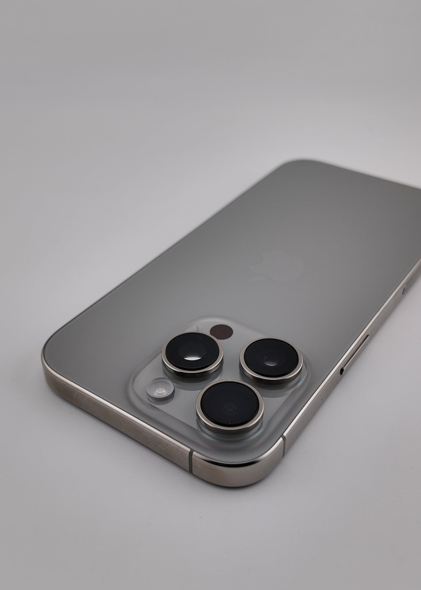 IPHONE 16 PRO / NATURAL TITANIO / 128GB