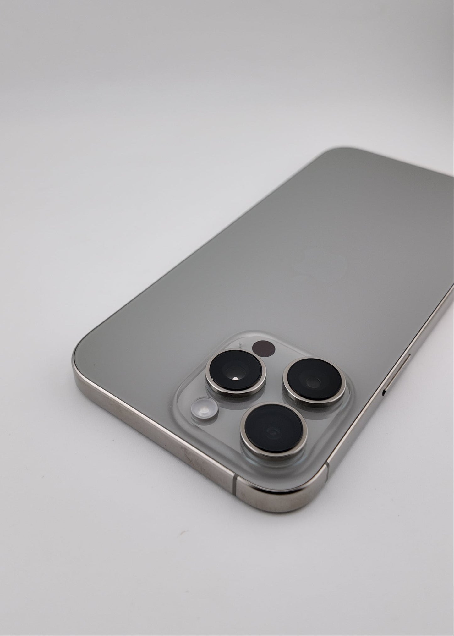 IPHONE 16 PRO MAX / NATURAL TITANIO / 256GB
