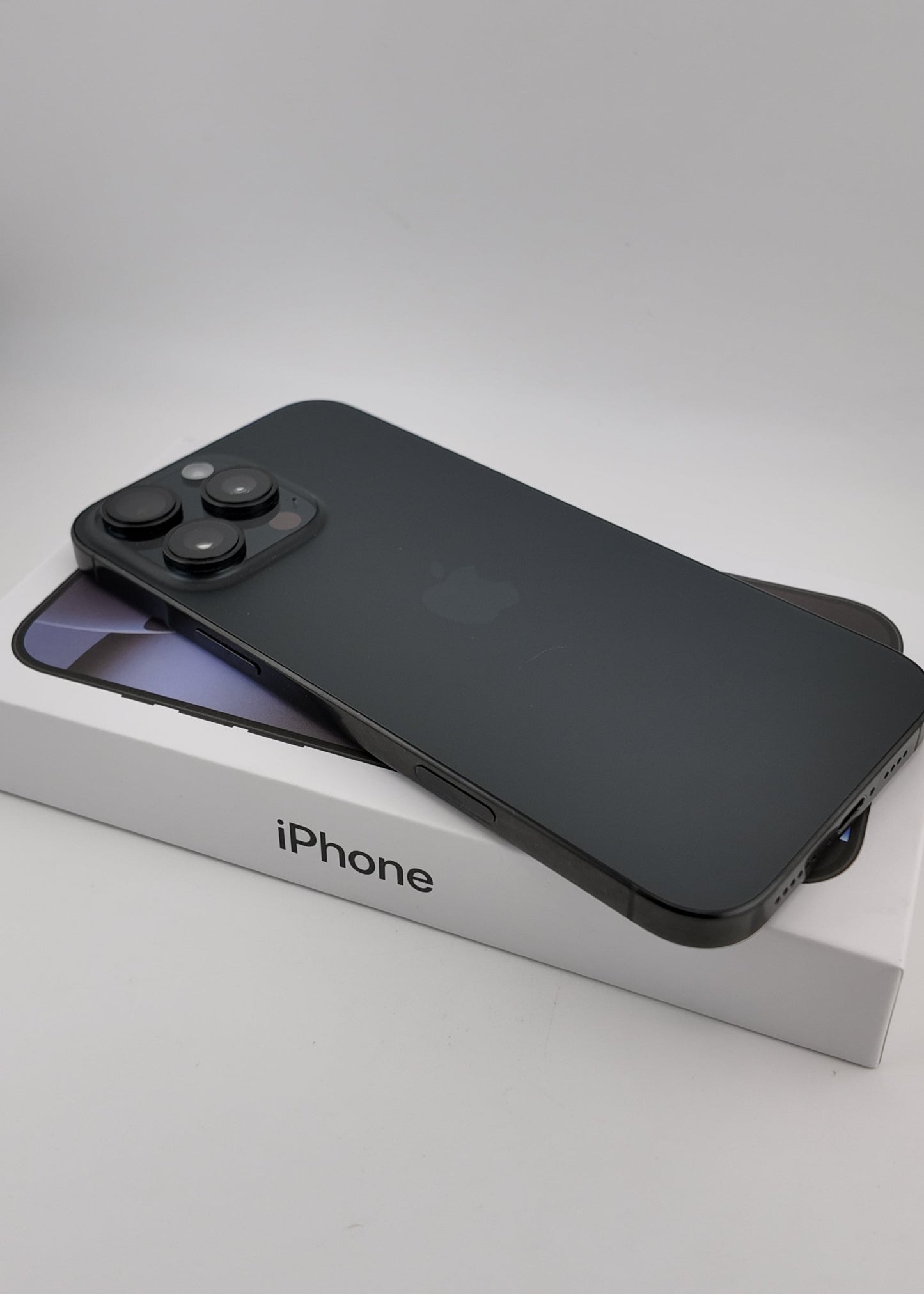 IPHONE 16 PRO MAX / NEGRO TITANIO / 256GB