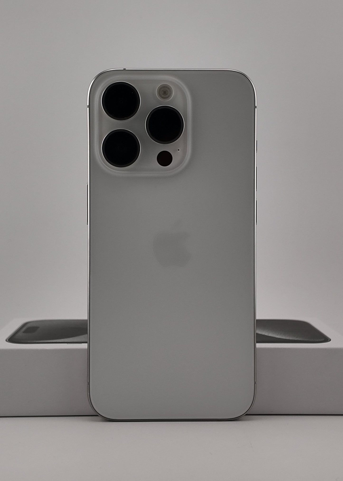 IPHONE 15 PRO / BLANCO TITANIO / 512GB