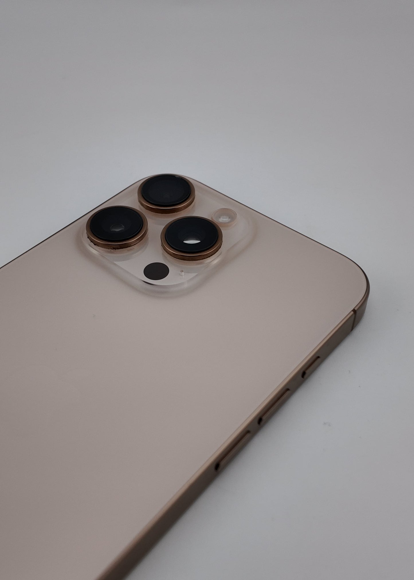 IPHONE 16 PRO MAX / DESIERTO TITANIO / 256GB