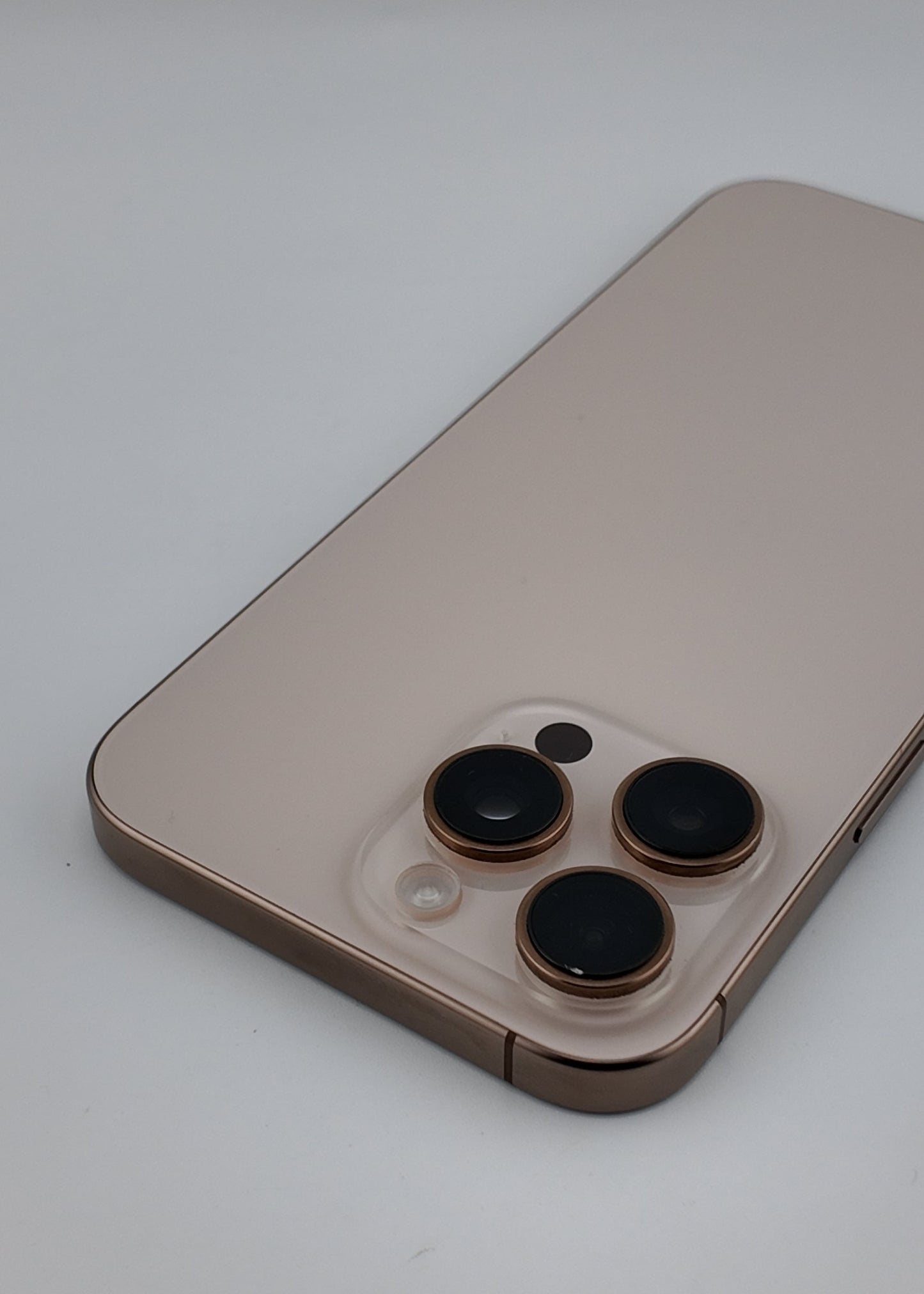 IPHONE 16 PRO MAX / DESIERTO TITANIO / 256GB