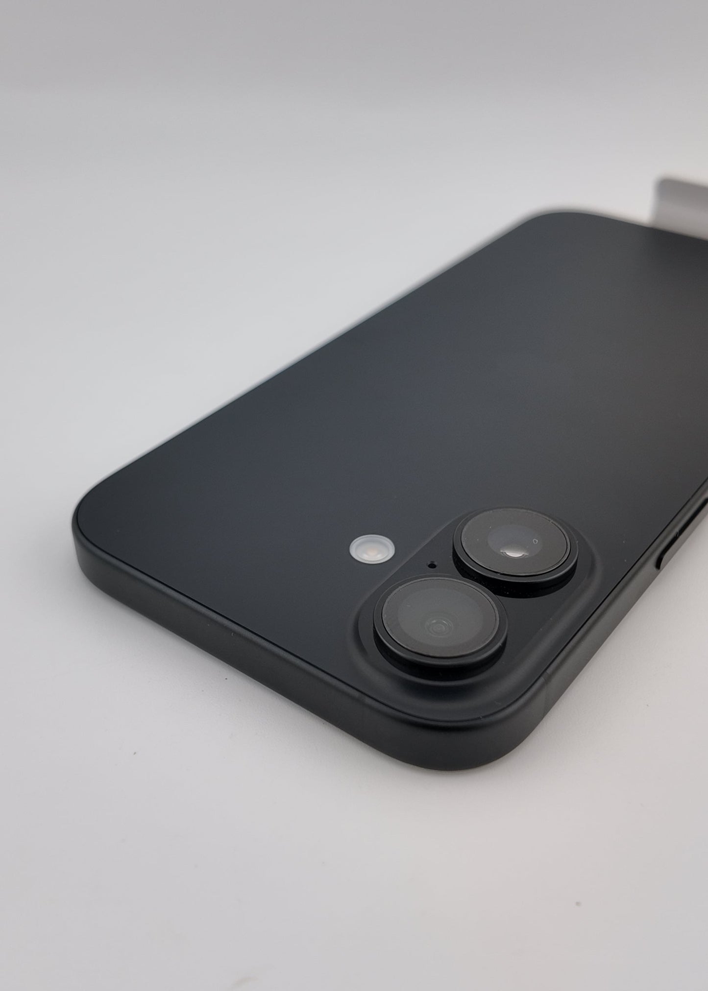 IPHONE 16 / NEGRO / 128GB