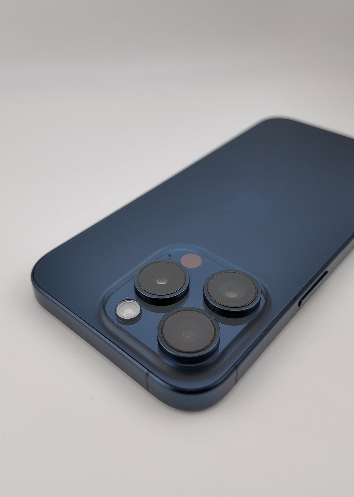 IPHONE 15 PRO / AZUL TITANIO / 128GB