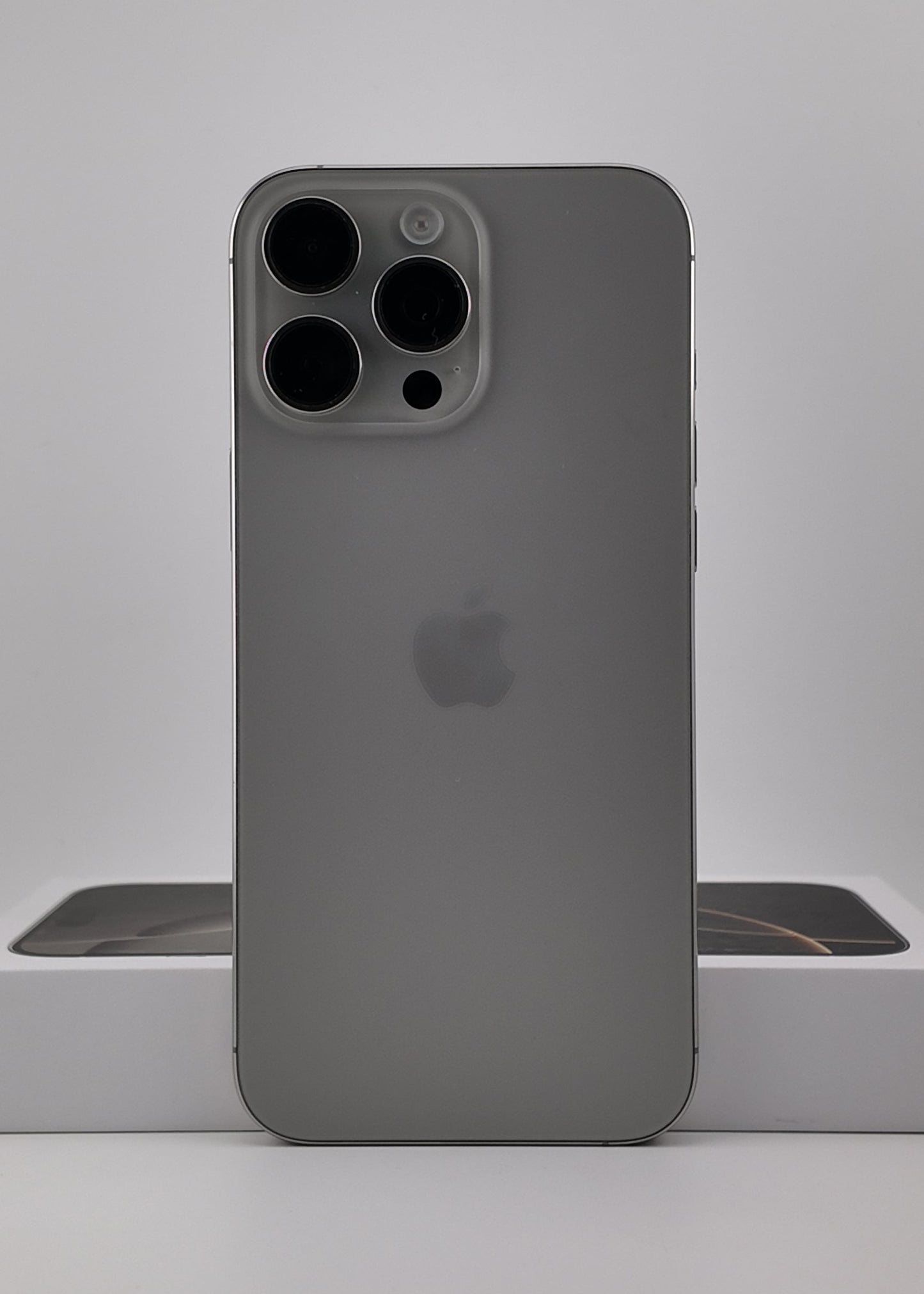 IPHONE 16 PRO MAX / NATURAL TITANIO / 256GB