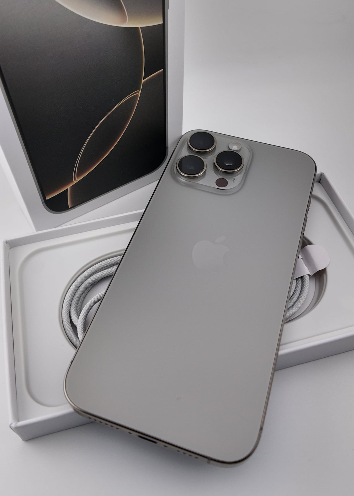 IPHONE 16 PRO MAX / NATURAL TITANIO / 256GB