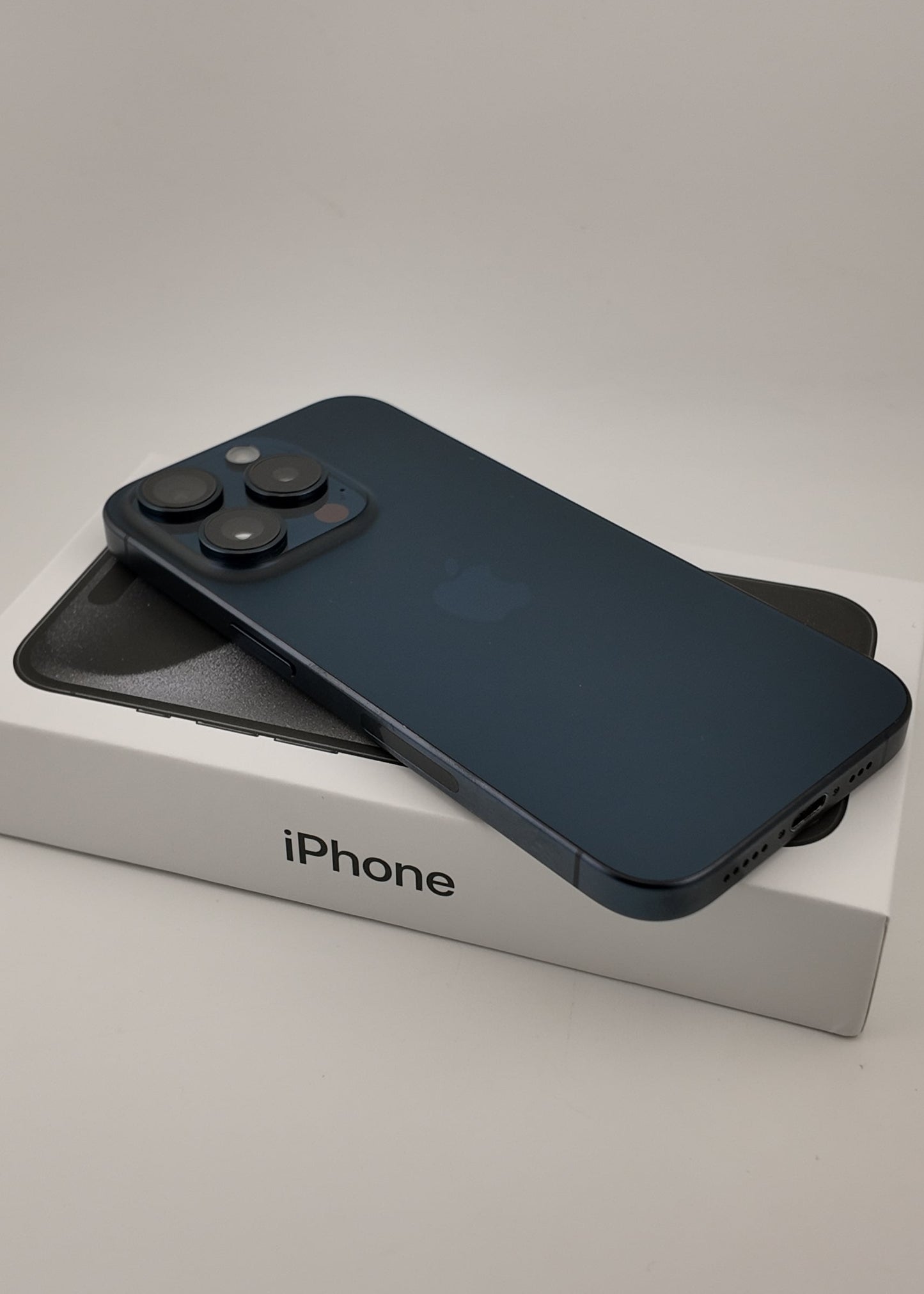 IPHONE 15 PRO / AZUL TITANIO / 128GB