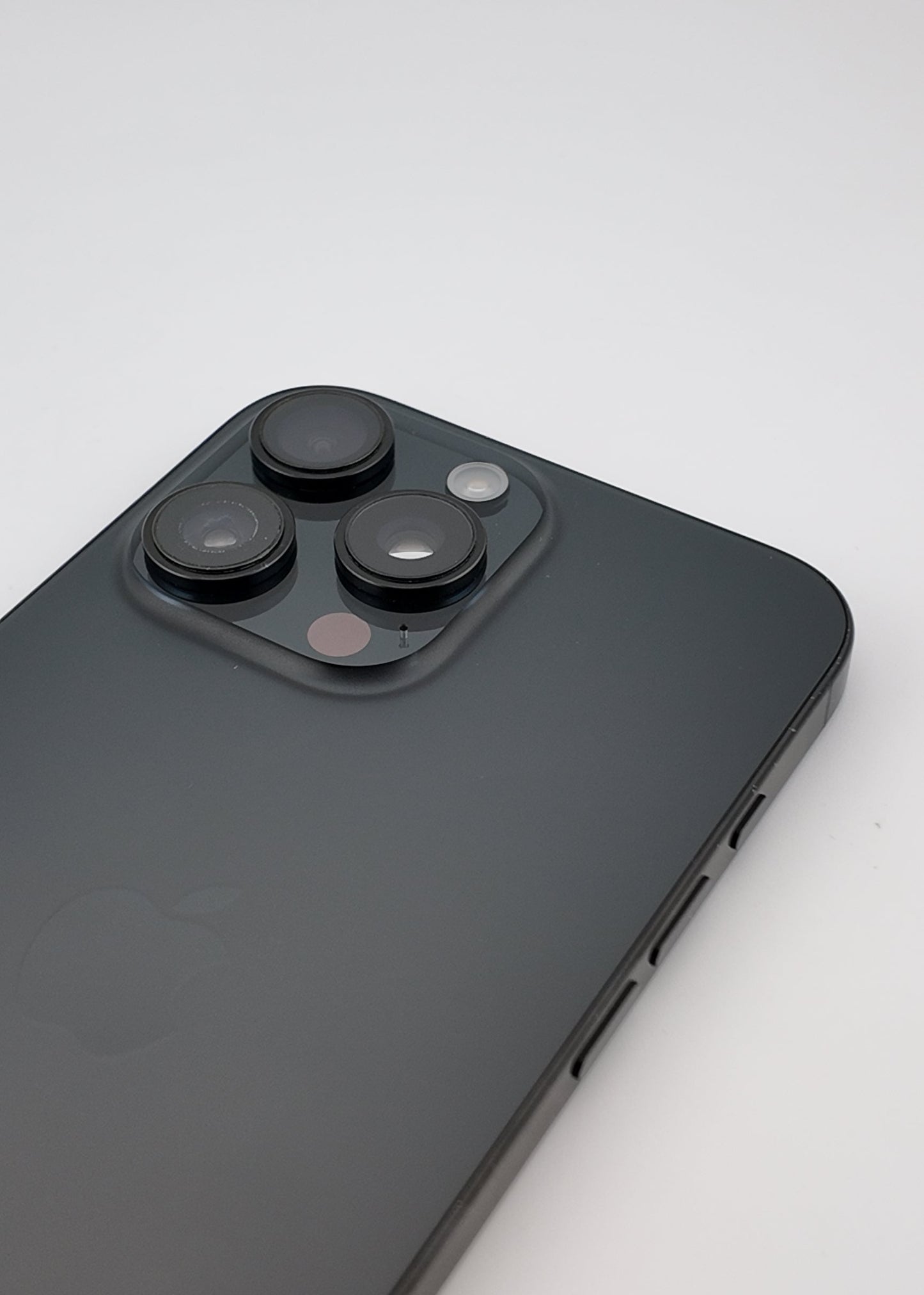 IPHONE 16 PRO MAX / NEGRO TITANIO / 256GB