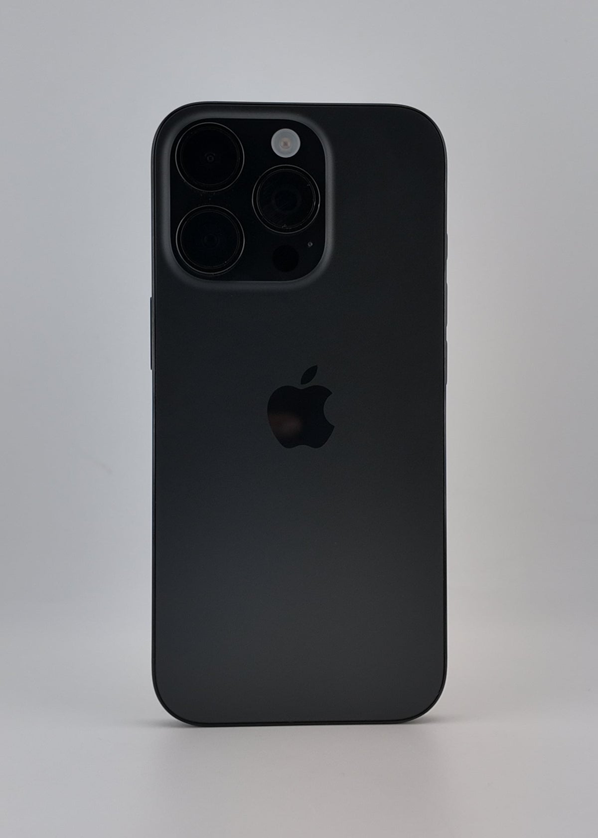 IPHONE 16 PRO / NEGRO TITANIO / 128GB