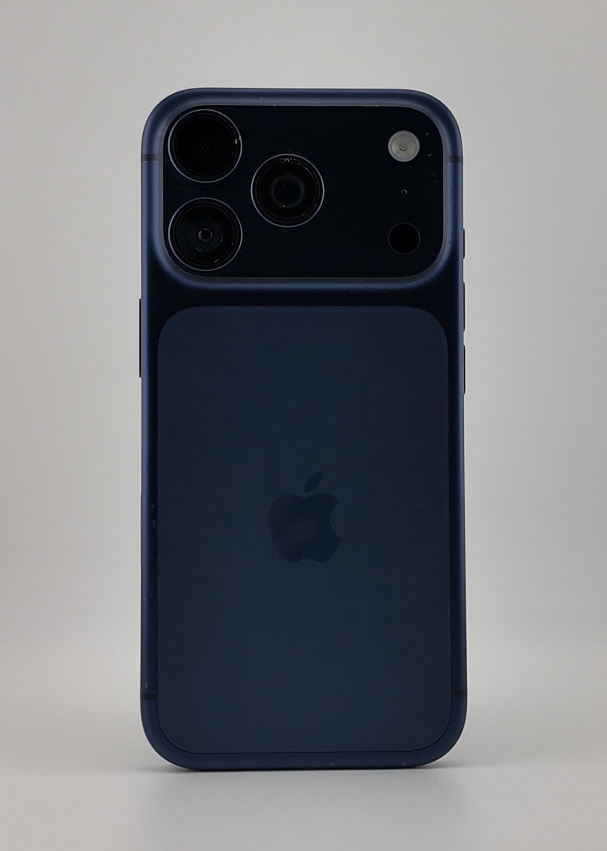 IPHONE 17 PRO / AZUL INTENSO / 256GB