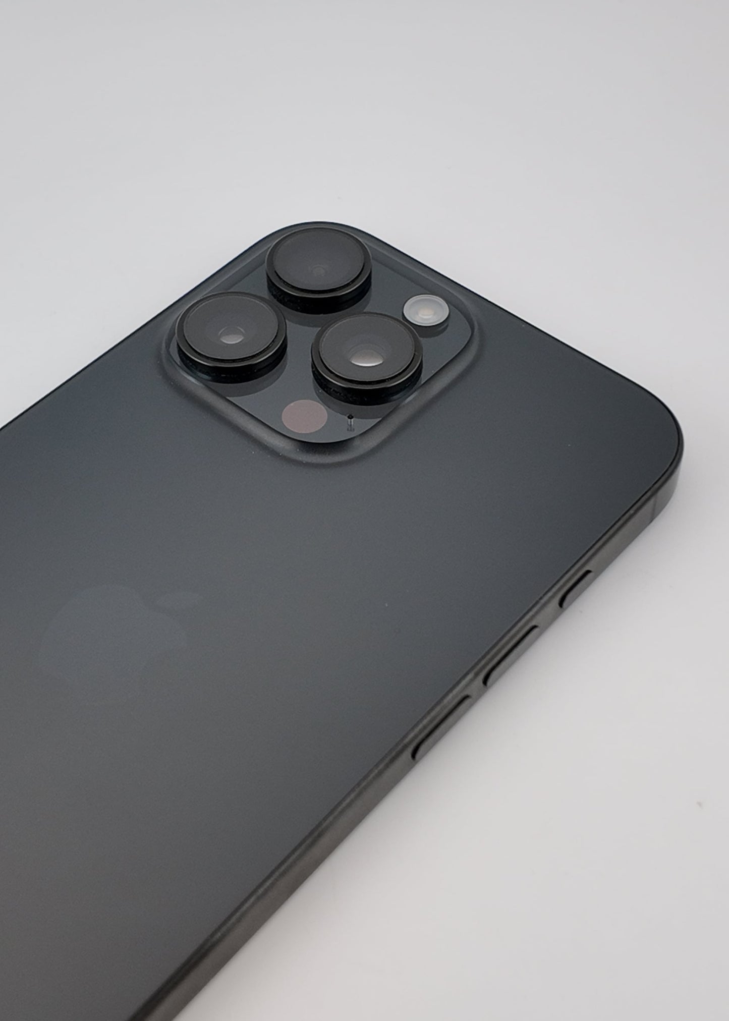 IPHONE 16 PRO MAX / NEGRO TITANIO / 256GB