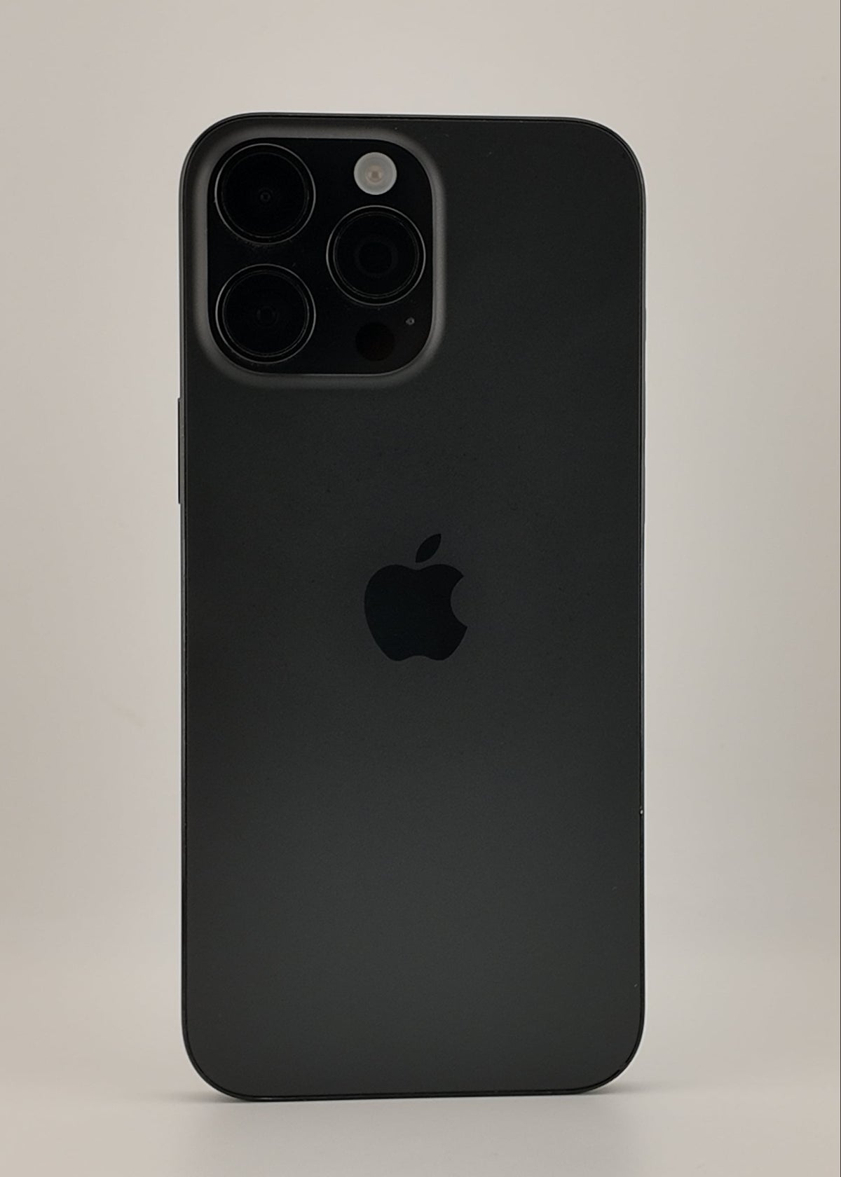 IPHONE 16 PRO MAX / NEGRO TITANIO / 256GB