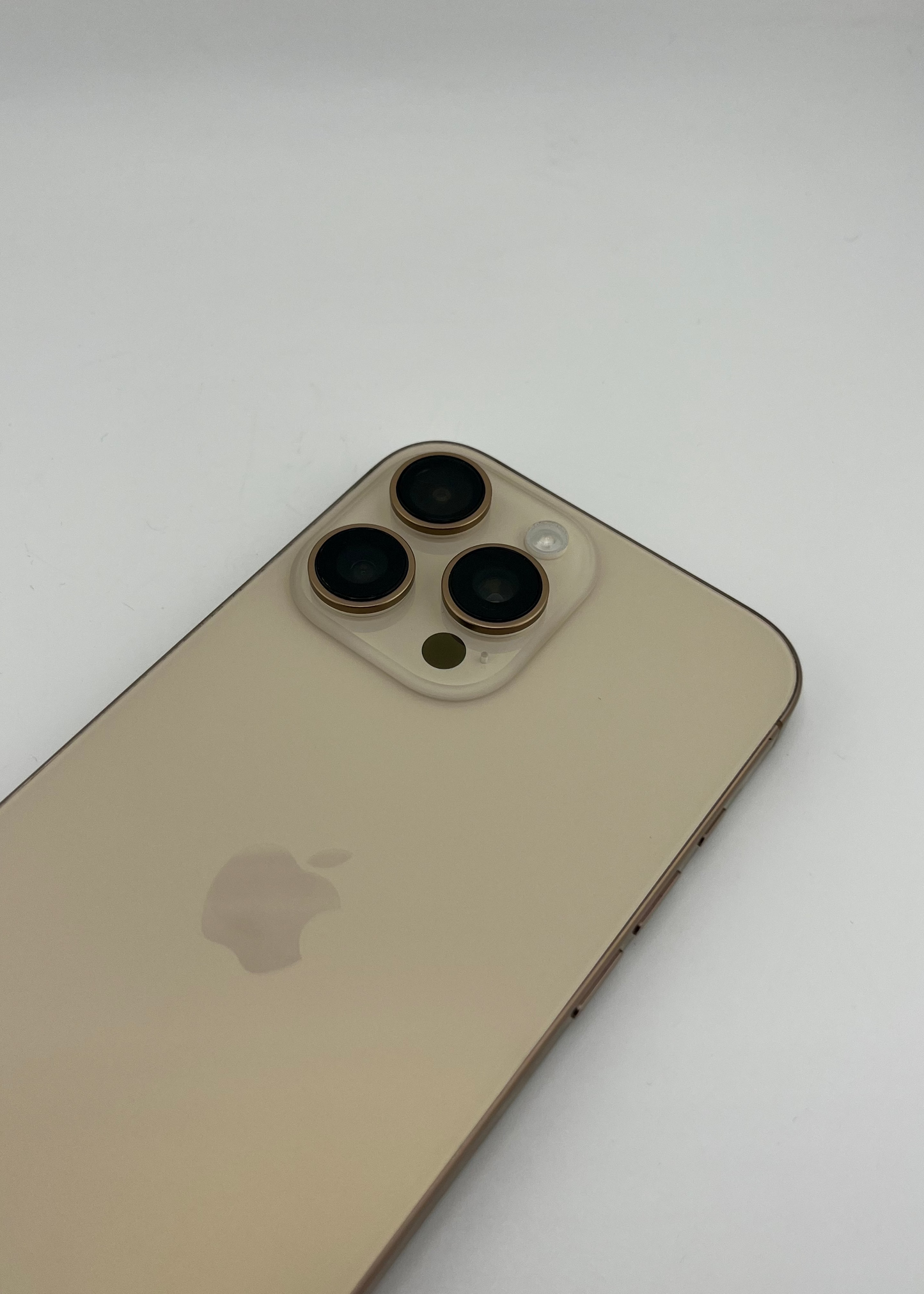 IPHONE 16 PRO MAX / DESIERTO TITANIO / 256GB