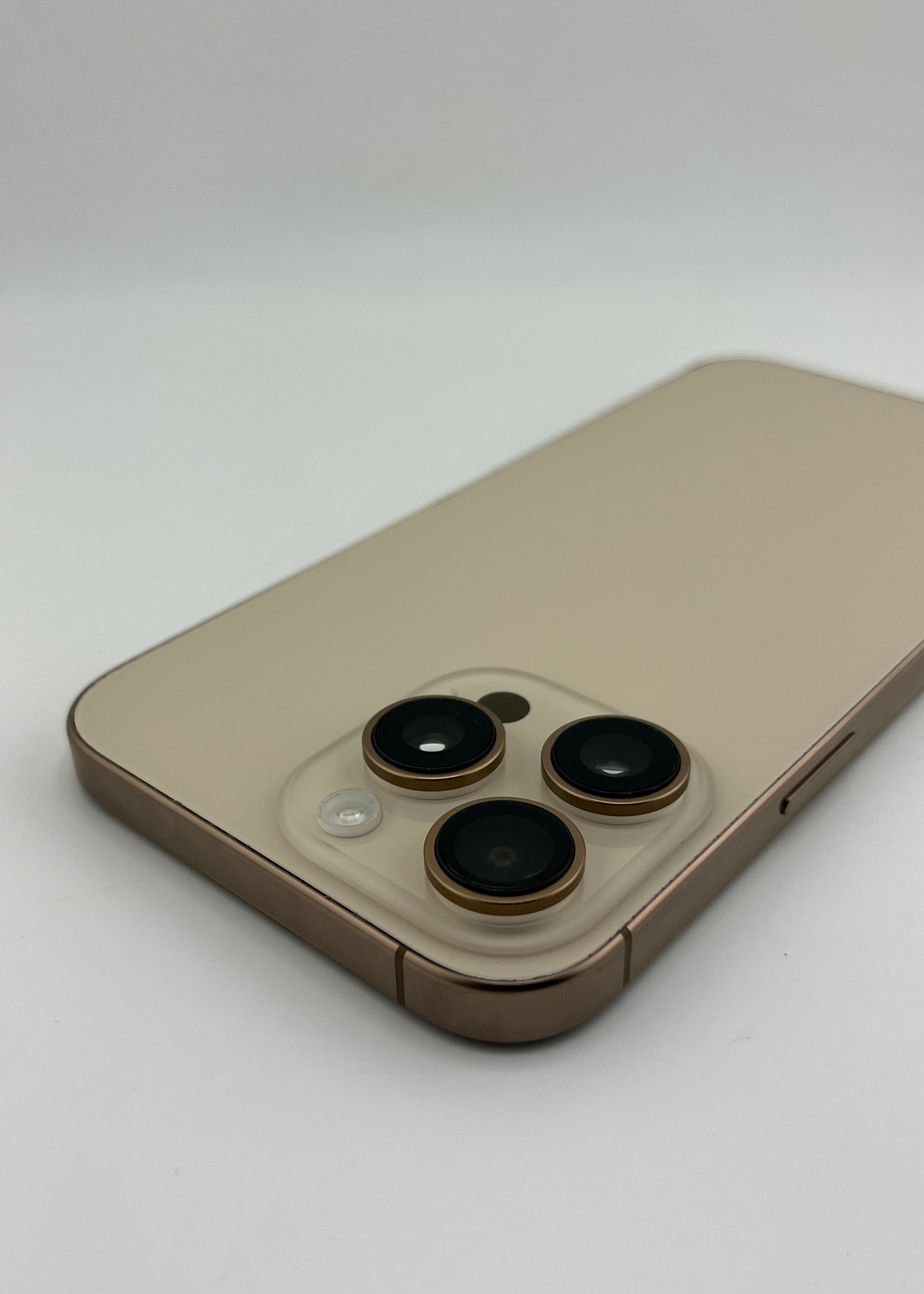 IPHONE 16 PRO MAX / DESIERTO TITANIO / 256GB
