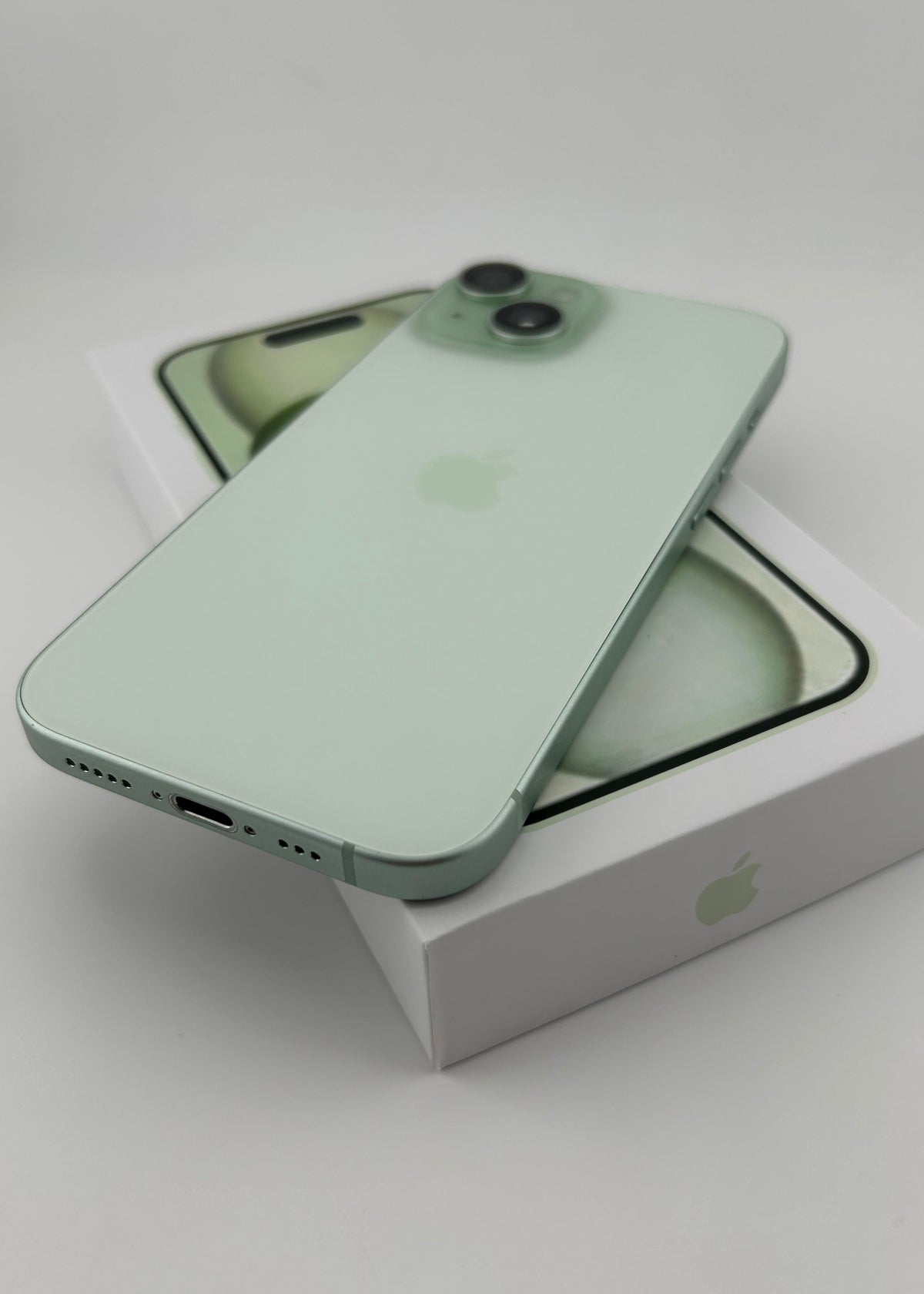 IPHONE 15 / VERDE / 128GB