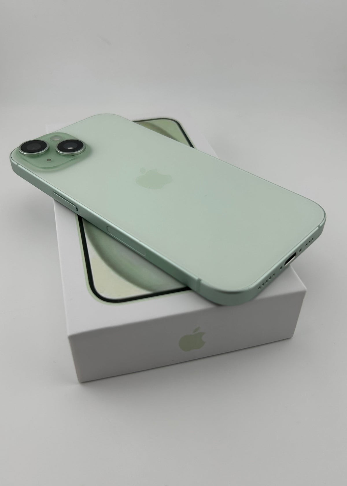 IPHONE 15 / VERDE / 128GB