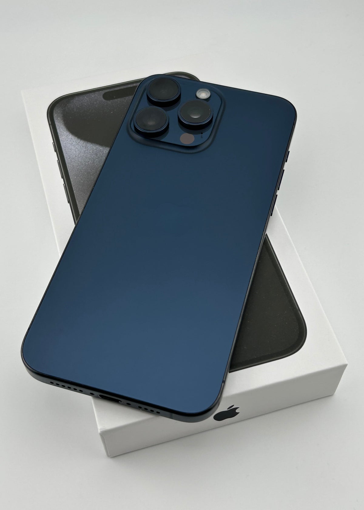 IPHONE 15 PRO MAX / AZUL TITANIO / 512GB