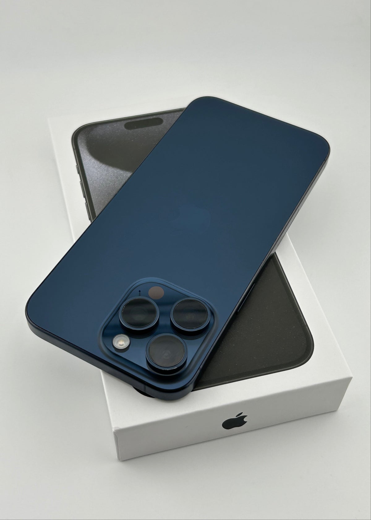 IPHONE 15 PRO MAX / AZUL TITANIO / 512GB