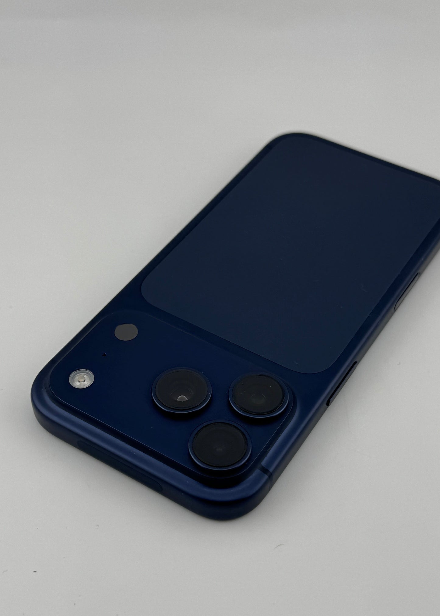 IPHONE 17 PRO / AZUL INTENSO / 256GB