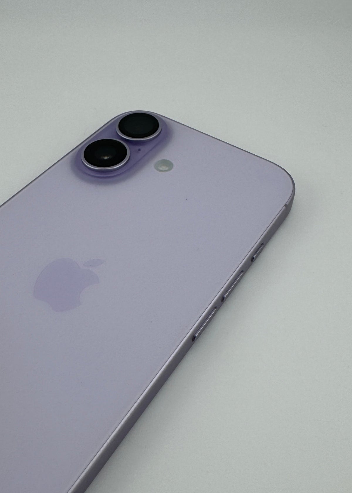 IPHONE 17 / LAVANDA / 256GB